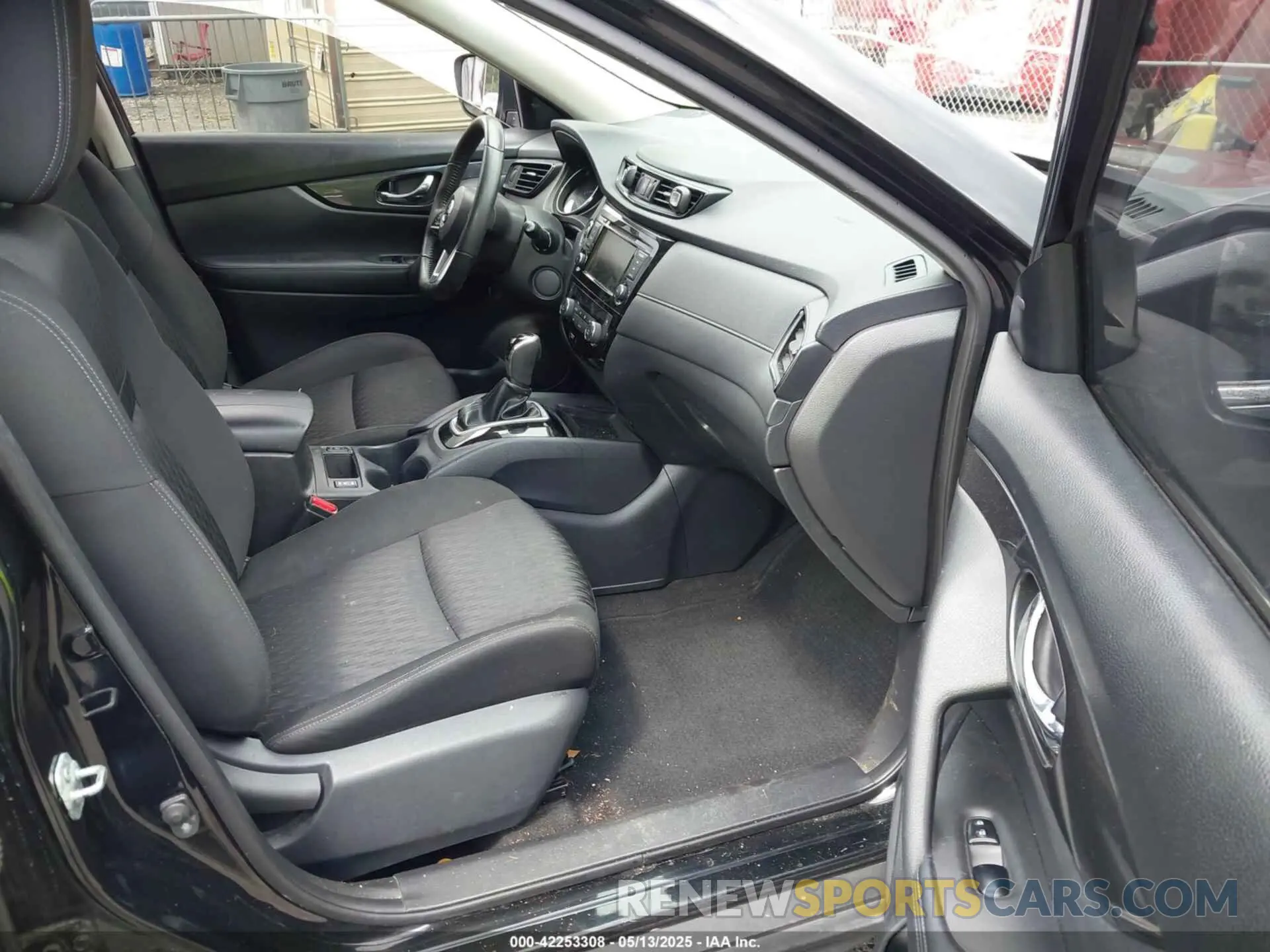 5 Photograph of a damaged car KNMAT2MT4LP506521 NISSAN ROGUE 2020