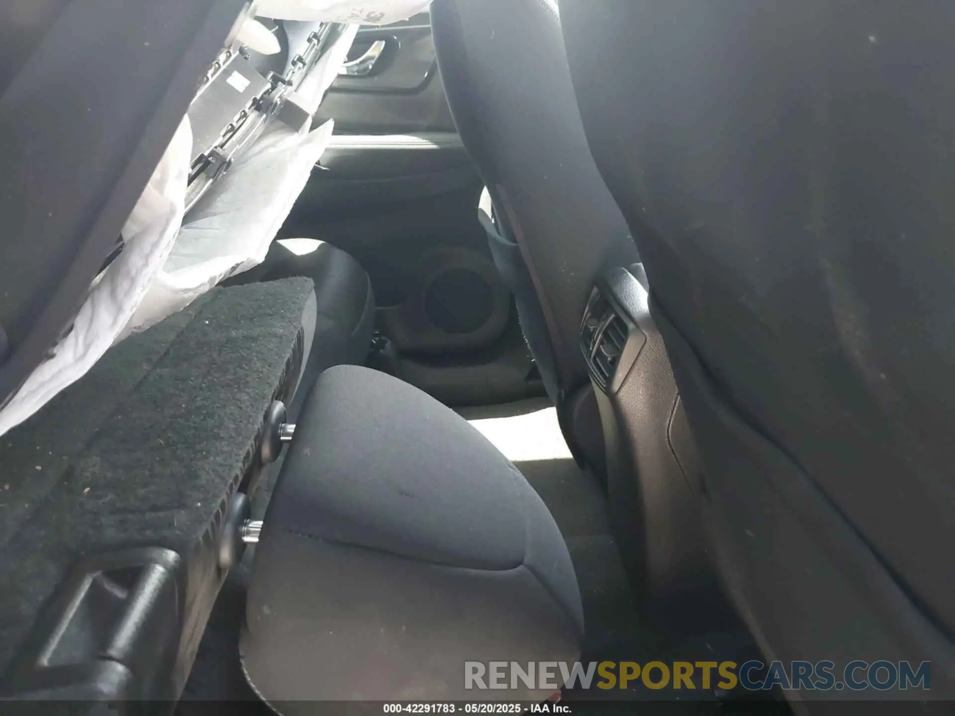 8 Photograph of a damaged car KNMAT2MT4LP513551 NISSAN ROGUE 2020