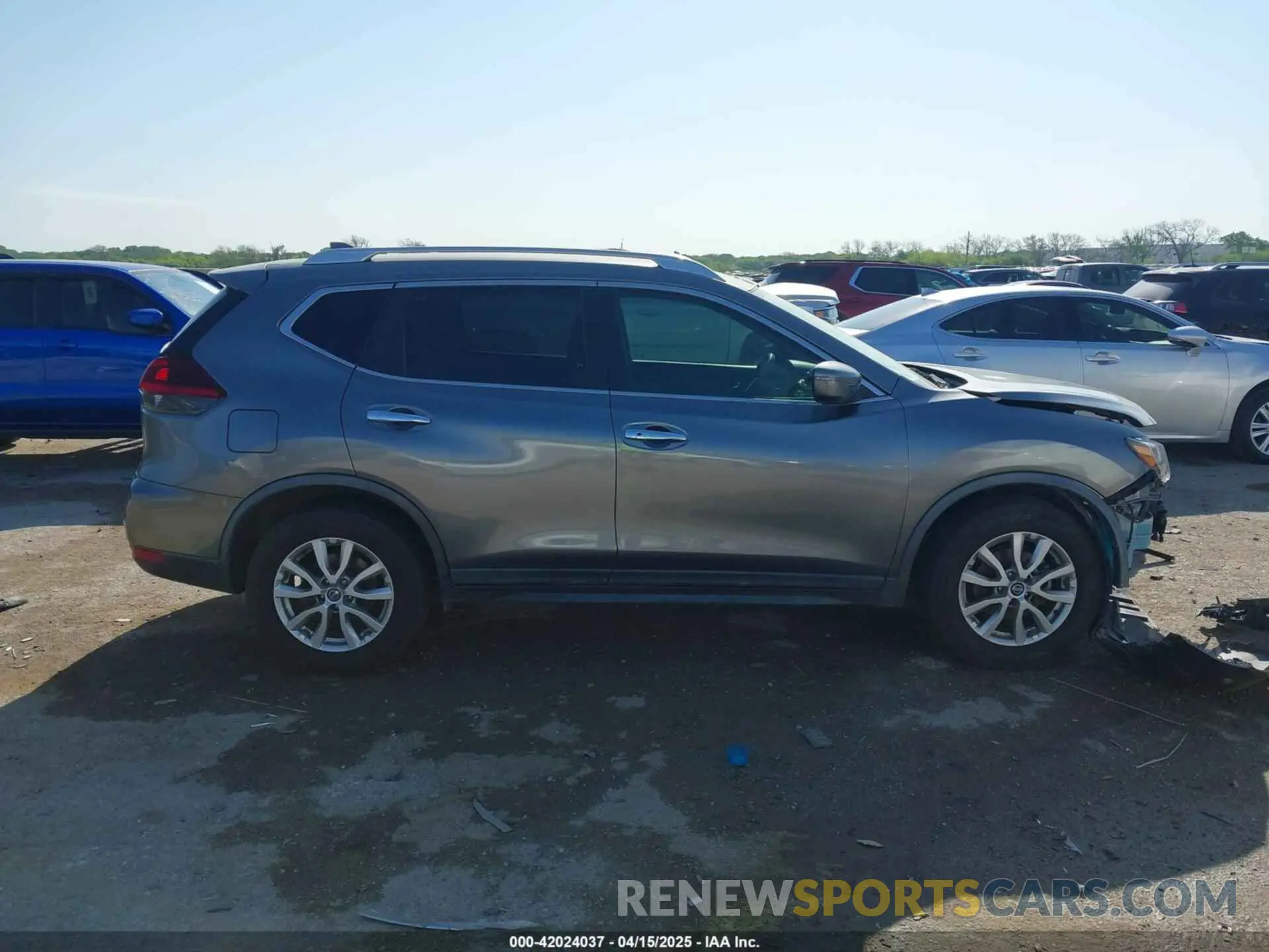 14 Photograph of a damaged car KNMAT2MT4LP514652 NISSAN ROGUE 2020