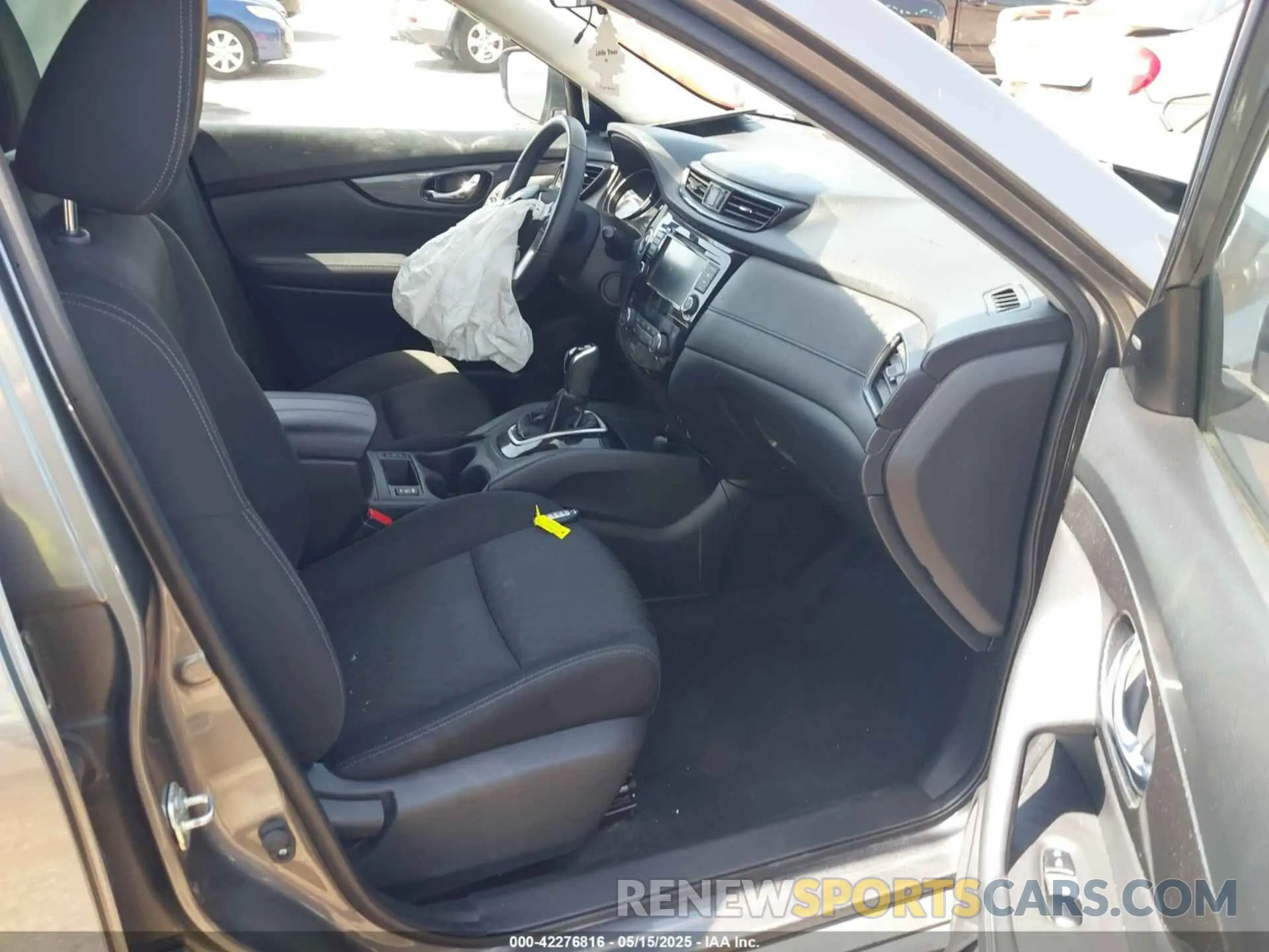 5 Photograph of a damaged car KNMAT2MT5LP514174 NISSAN ROGUE 2020