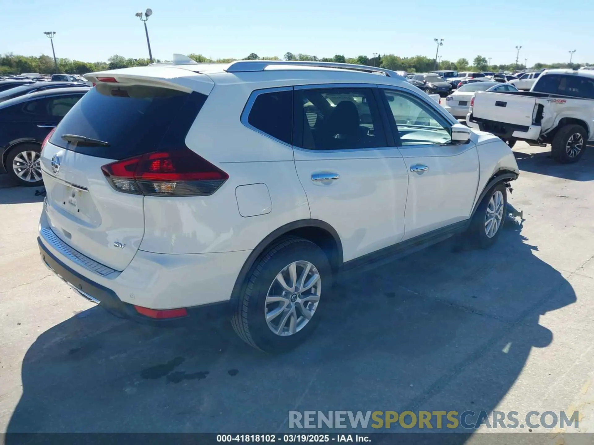 4 Photograph of a damaged car KNMAT2MT5LP518810 NISSAN ROGUE 2020