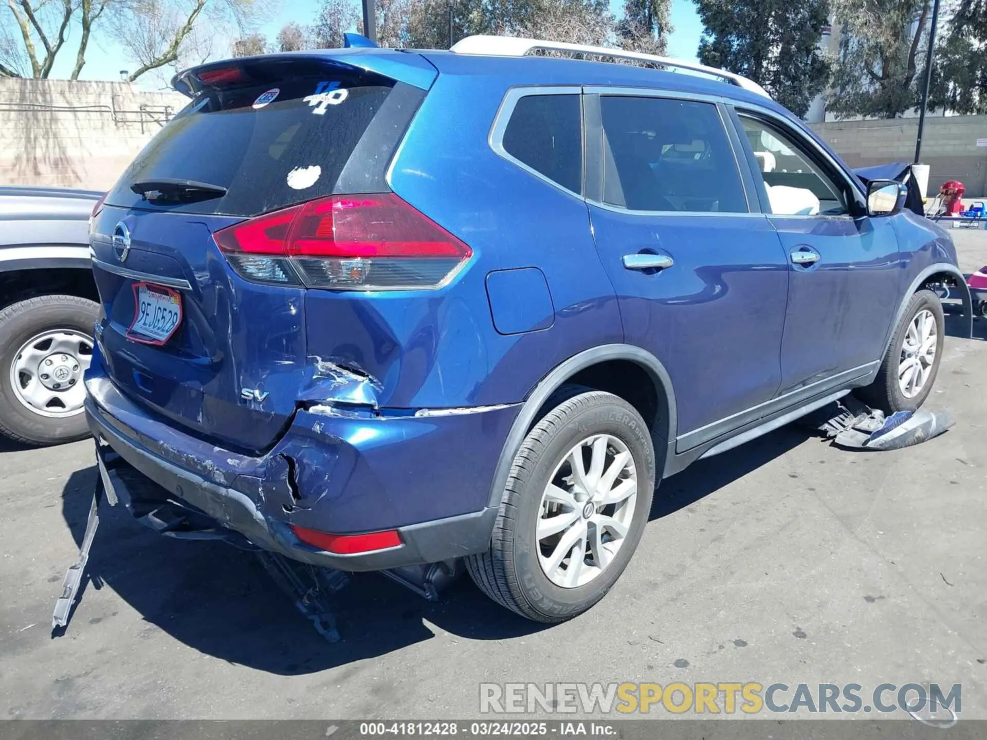 4 Photograph of a damaged car KNMAT2MT5LP531279 NISSAN ROGUE 2020