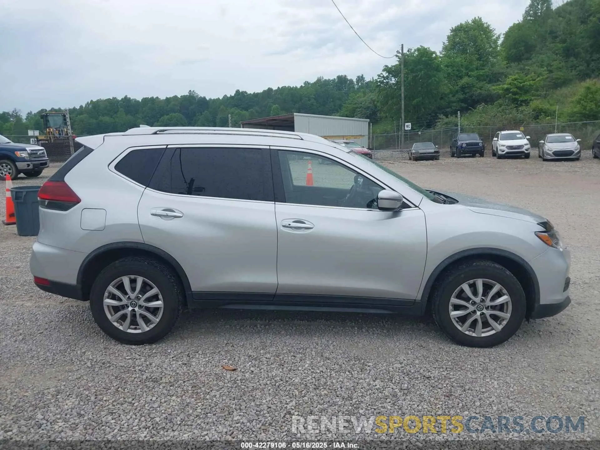 13 Photograph of a damaged car KNMAT2MT6LP504365 NISSAN ROGUE 2020