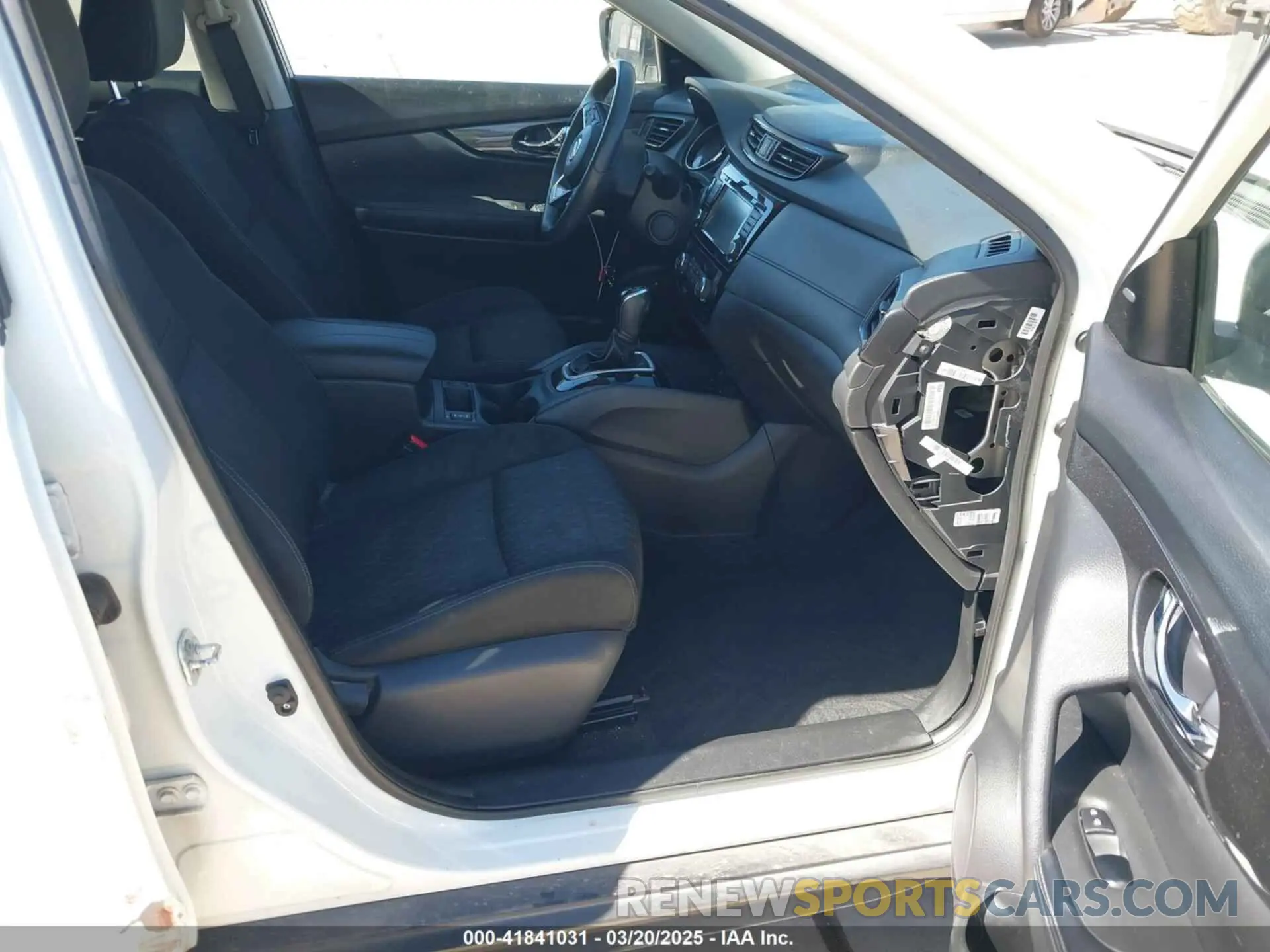 5 Photograph of a damaged car KNMAT2MT6LP513308 NISSAN ROGUE 2020