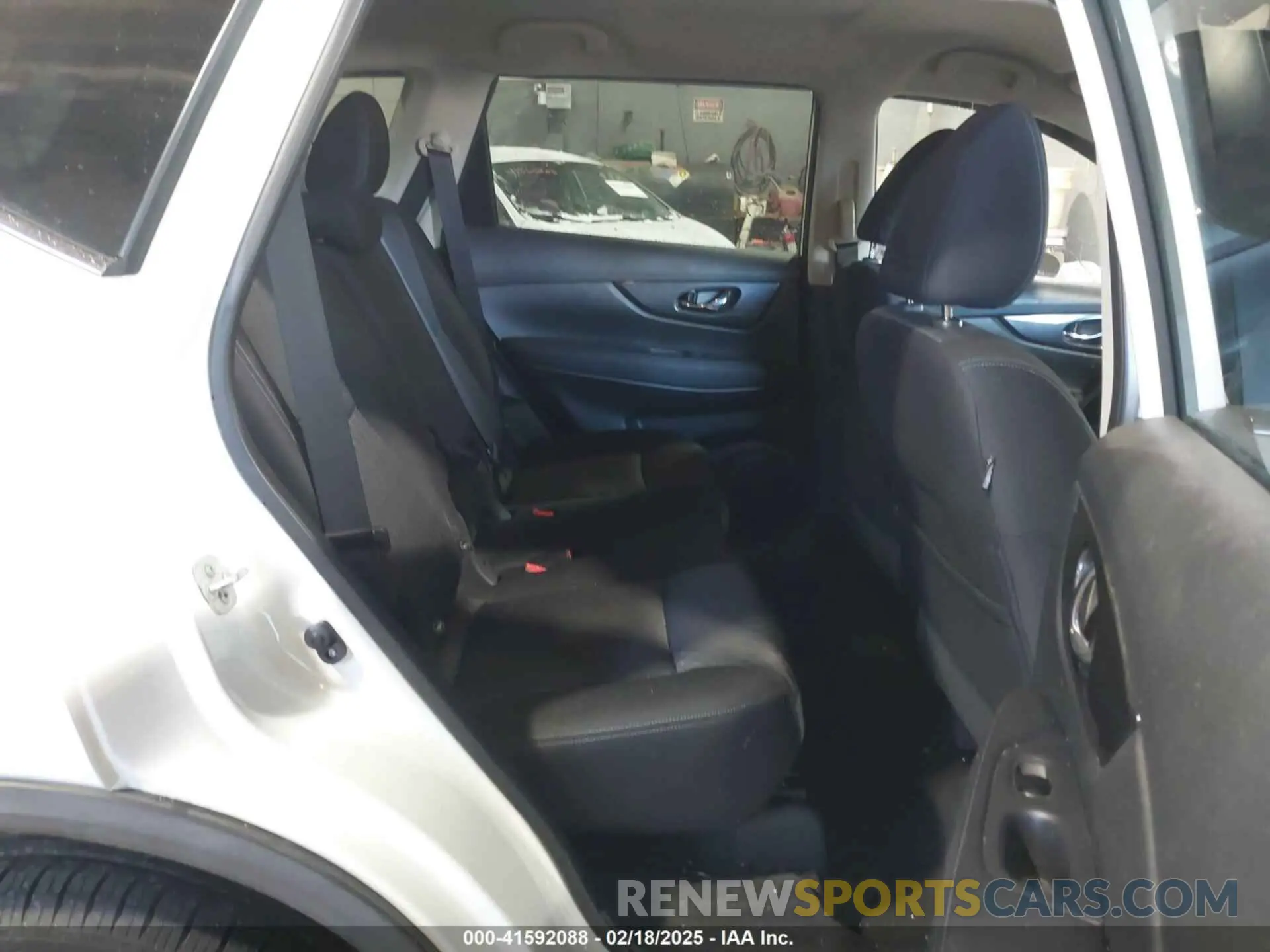 8 Photograph of a damaged car KNMAT2MT6LP524390 NISSAN ROGUE 2020