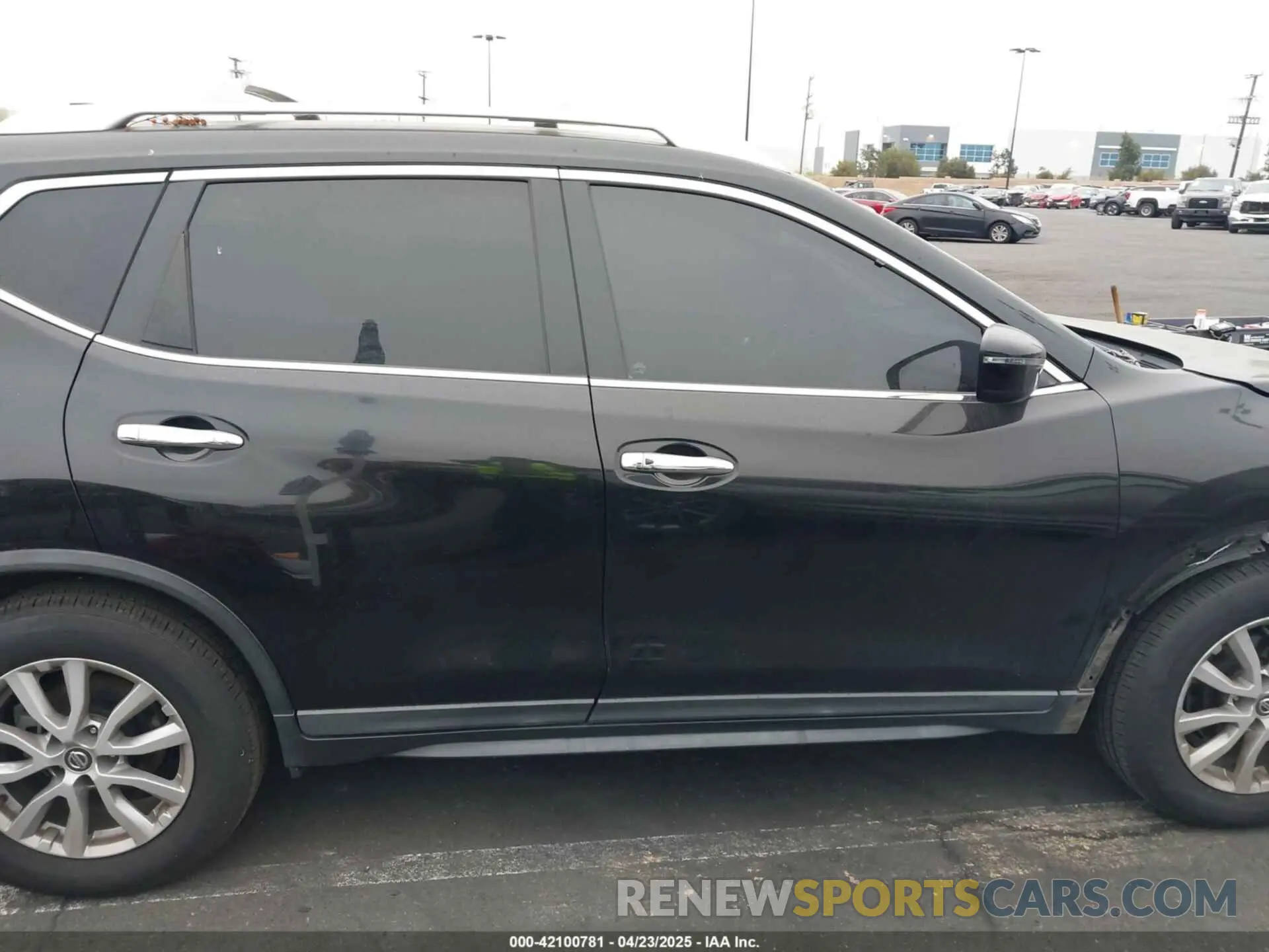 13 Photograph of a damaged car KNMAT2MT6LP530111 NISSAN ROGUE 2020