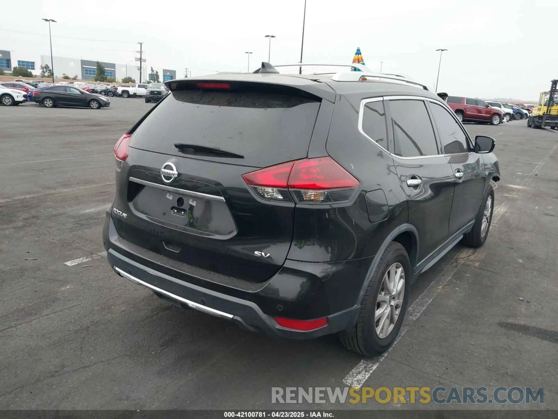 4 Photograph of a damaged car KNMAT2MT6LP530111 NISSAN ROGUE 2020