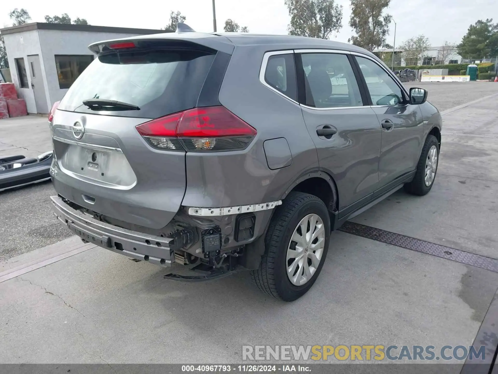 4 Photograph of a damaged car KNMAT2MT7LP538170 NISSAN ROGUE 2020