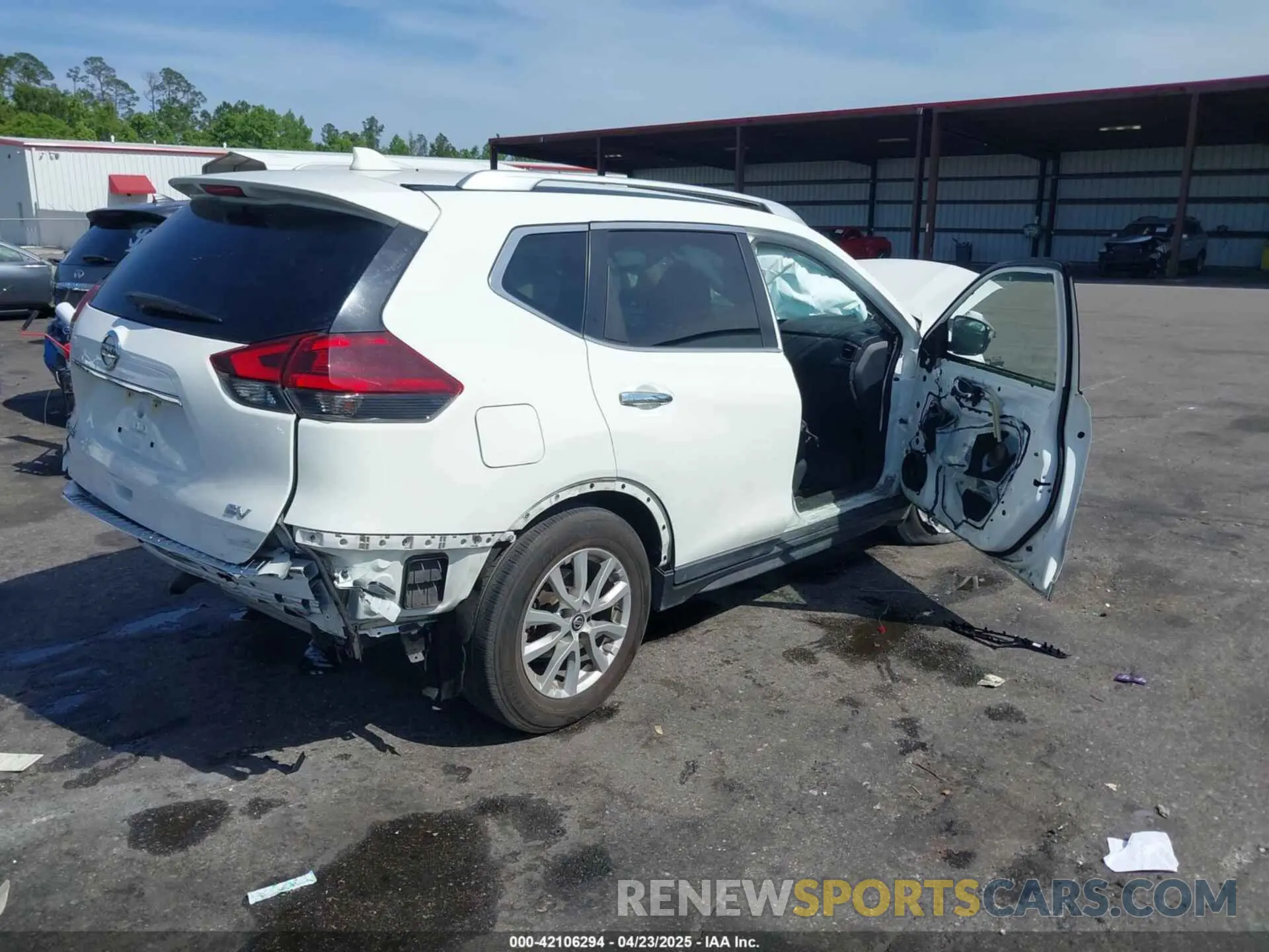 4 Photograph of a damaged car KNMAT2MT8LP524584 NISSAN ROGUE 2020
