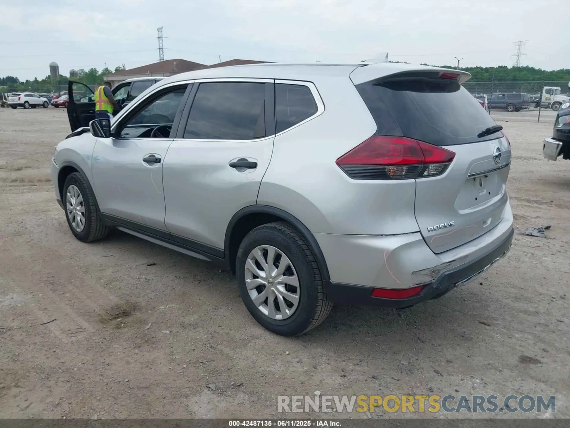 3 Photograph of a damaged car KNMAT2MT8LP536847 NISSAN ROGUE 2020