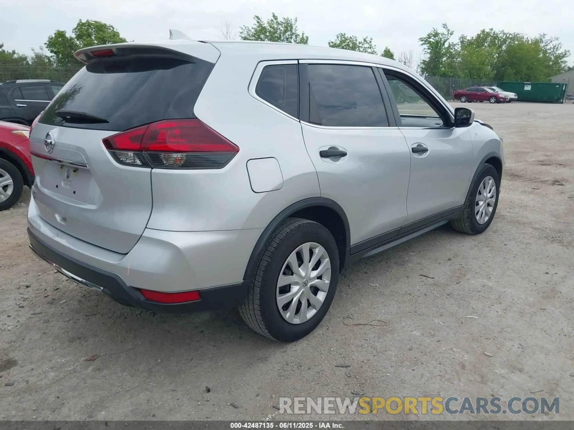 4 Photograph of a damaged car KNMAT2MT8LP536847 NISSAN ROGUE 2020