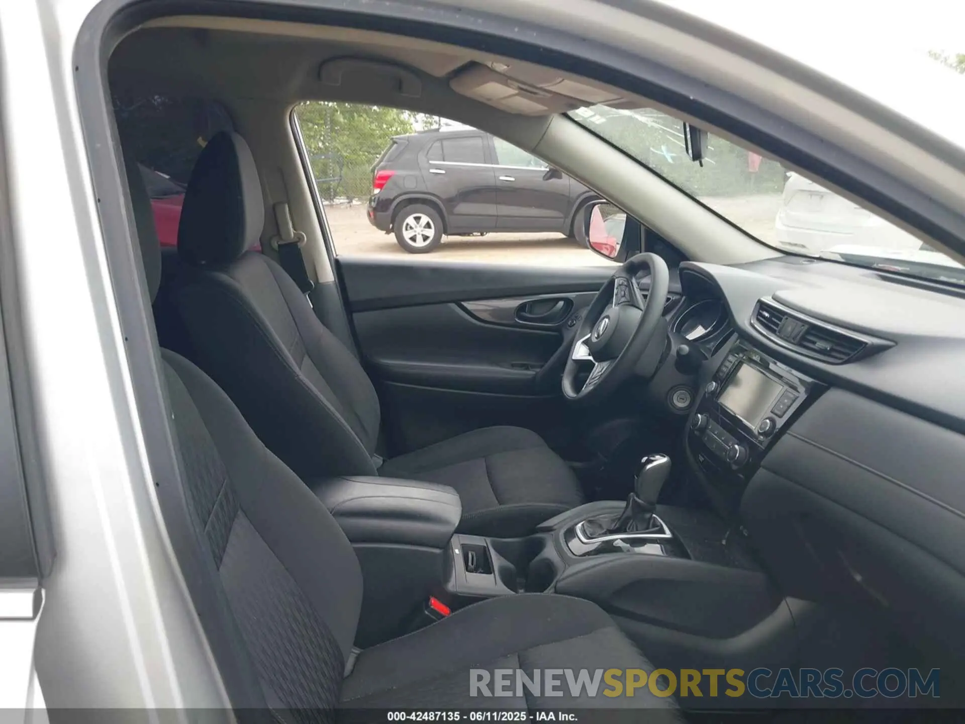 5 Photograph of a damaged car KNMAT2MT8LP536847 NISSAN ROGUE 2020