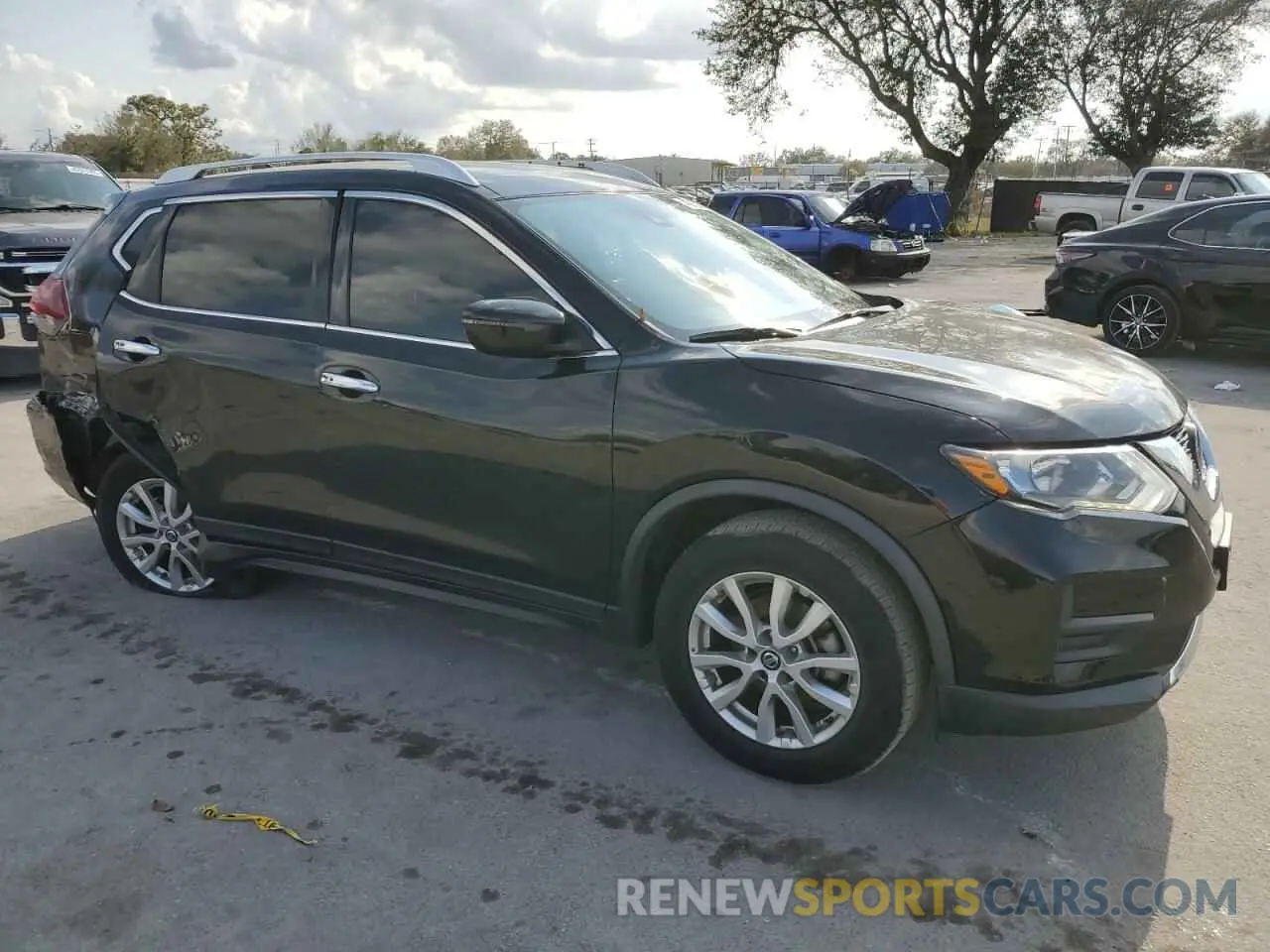 4 Photograph of a damaged car KNMAT2MT9LP502870 NISSAN ROGUE 2020