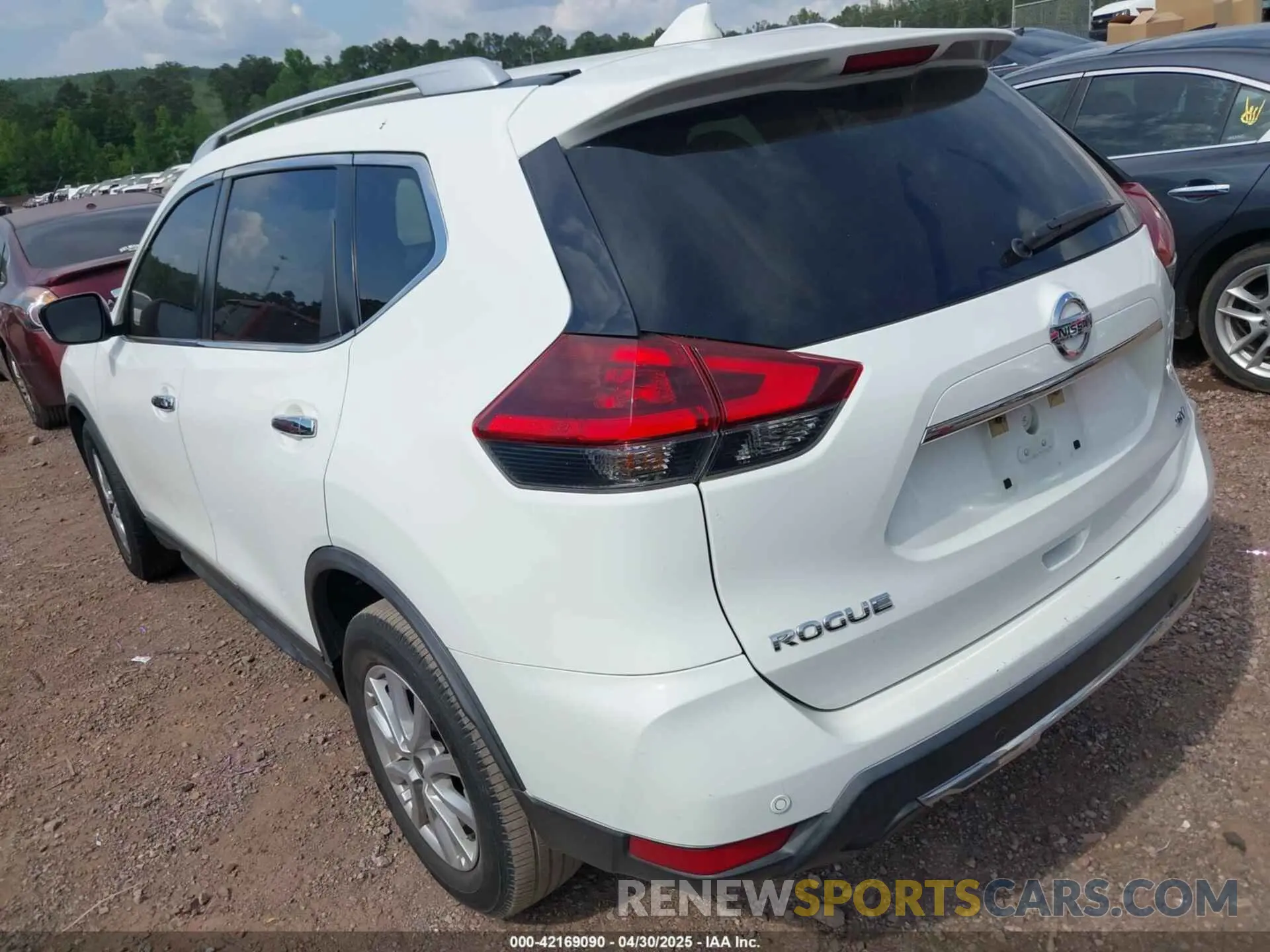 3 Фотография поврежденного автомобиля KNMAT2MT9LP507566 NISSAN ROGUE 2020
