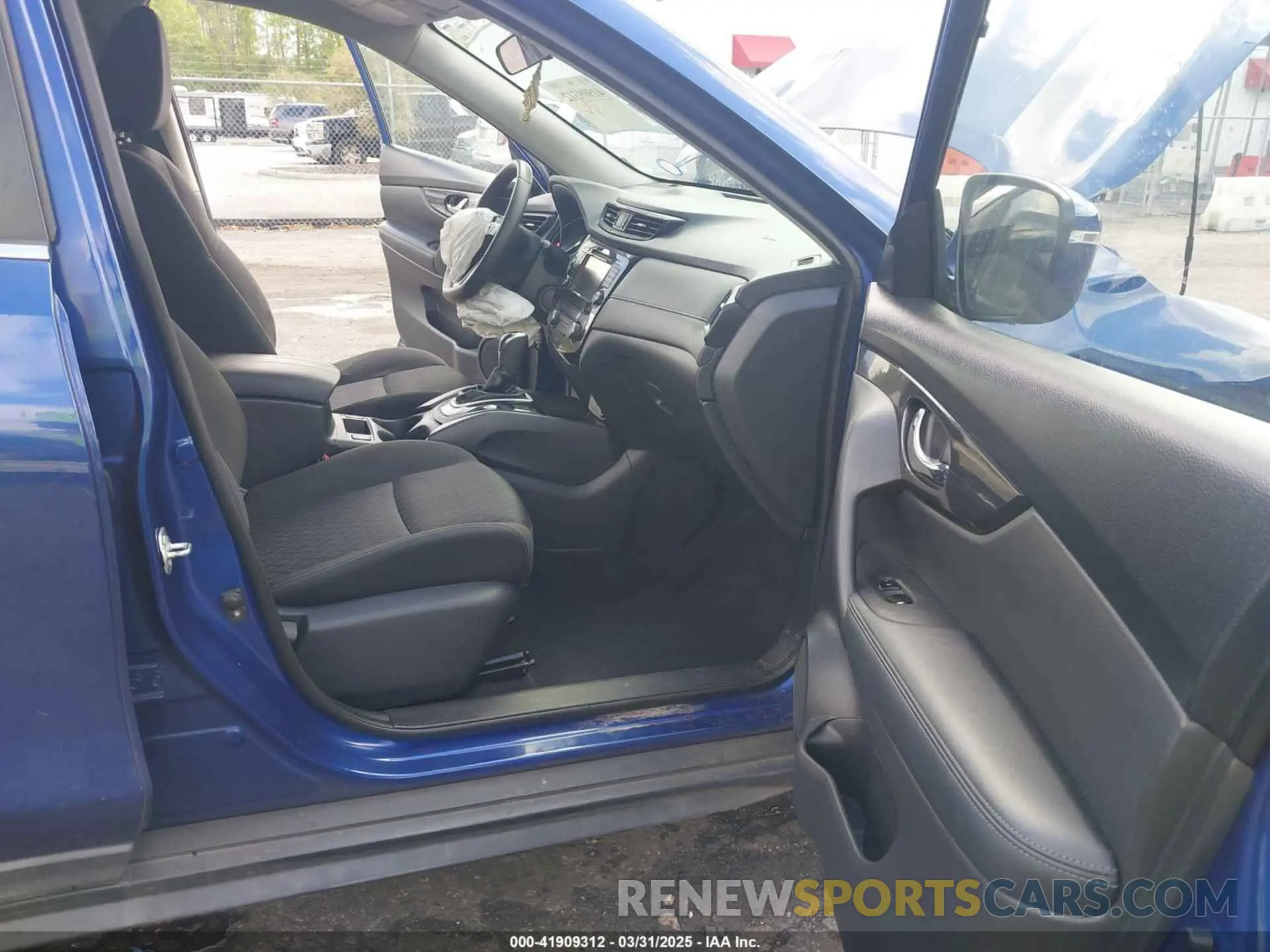 5 Photograph of a damaged car KNMAT2MT9LP508880 NISSAN ROGUE 2020