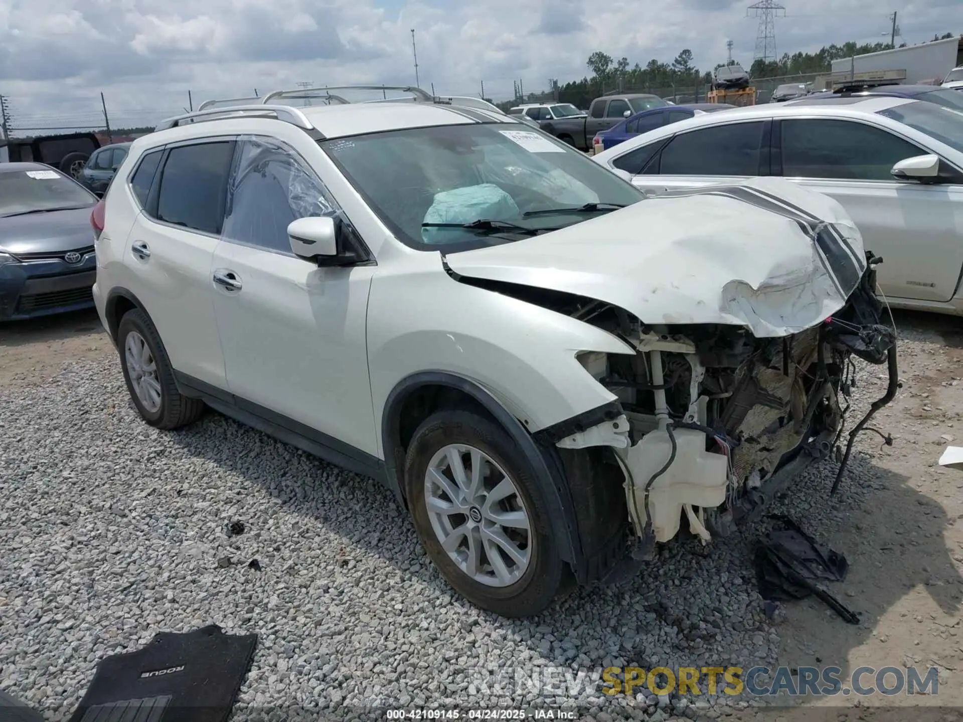 1 Фотография поврежденного автомобиля KNMAT2MTXLP502022 NISSAN ROGUE 2020