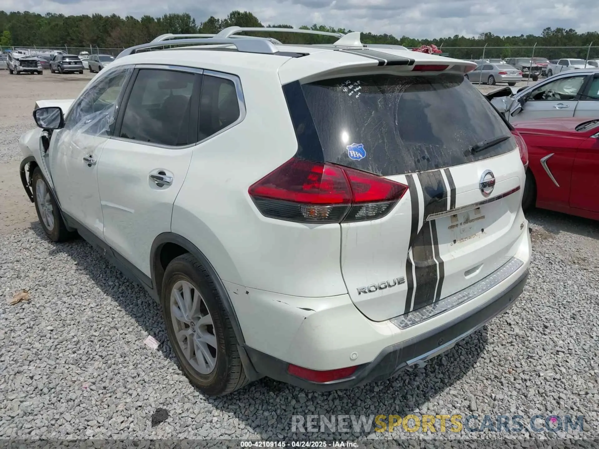 3 Фотография поврежденного автомобиля KNMAT2MTXLP502022 NISSAN ROGUE 2020