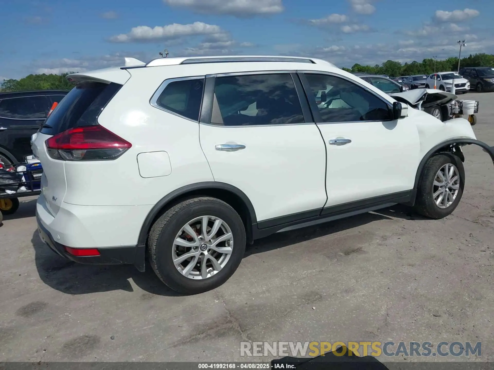 4 Photograph of a damaged car KNMAT2MTXLP519404 NISSAN ROGUE 2020