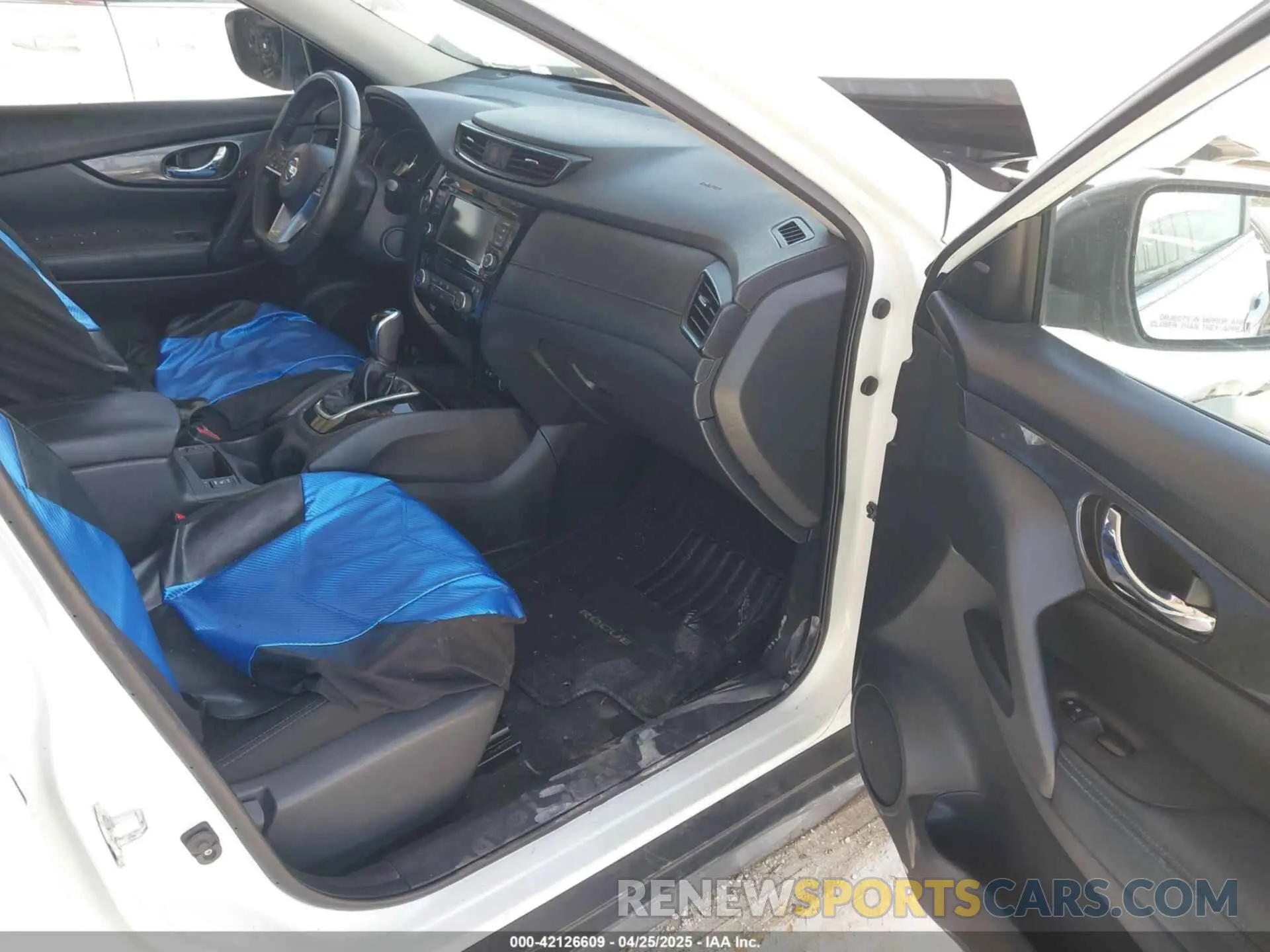 5 Photograph of a damaged car KNMAT2MTXLP528412 NISSAN ROGUE 2020