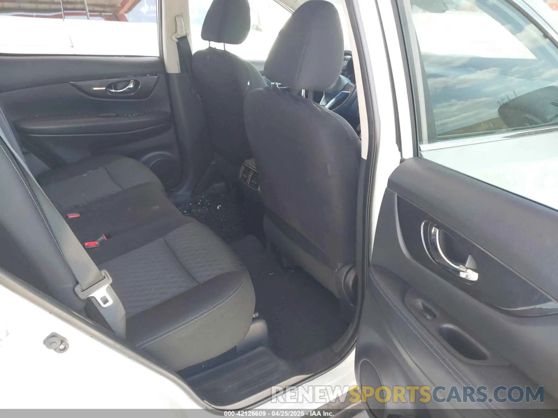 8 Photograph of a damaged car KNMAT2MTXLP528412 NISSAN ROGUE 2020