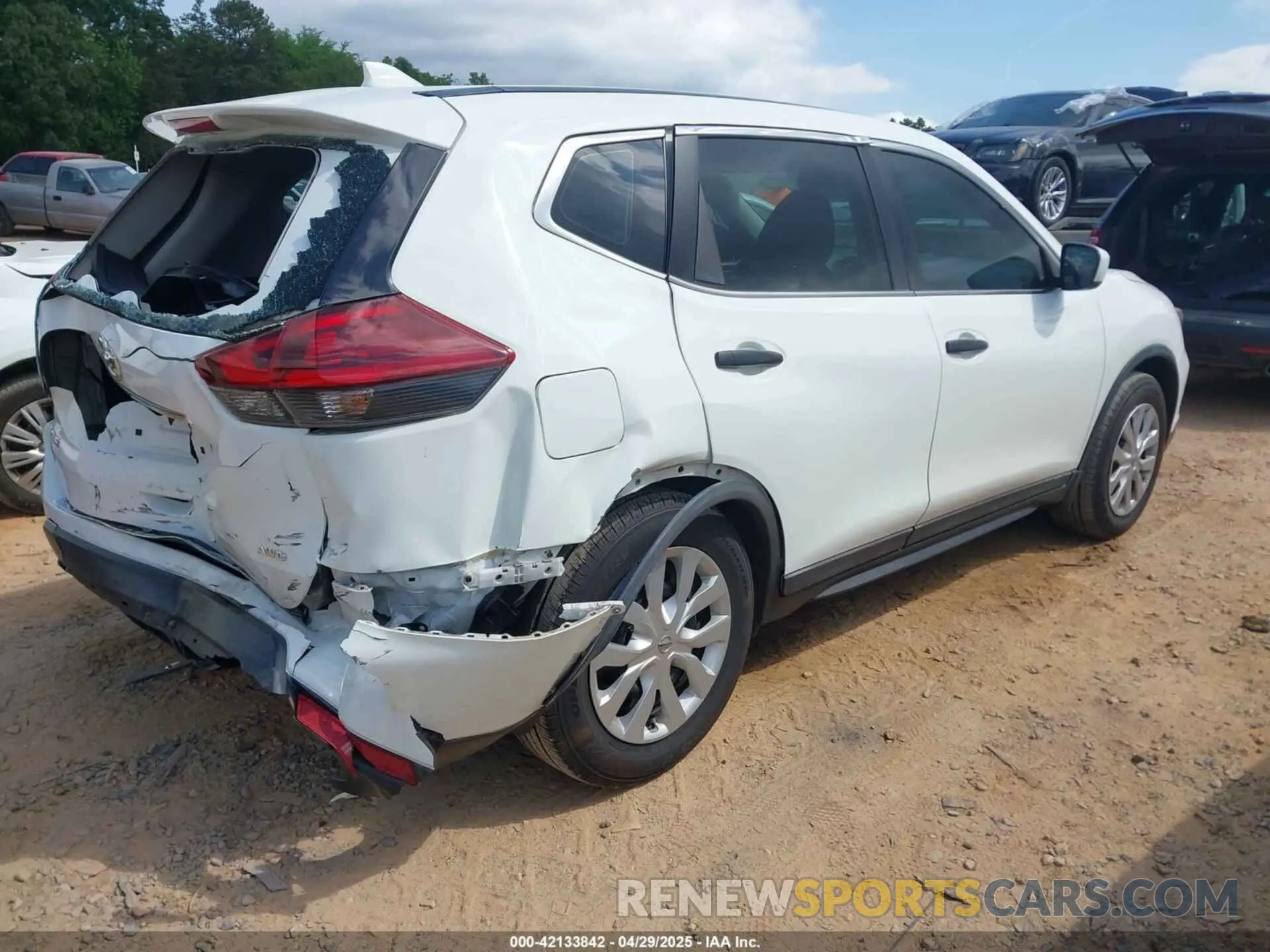 4 Photograph of a damaged car KNMAT2MV0LP521440 NISSAN ROGUE 2020