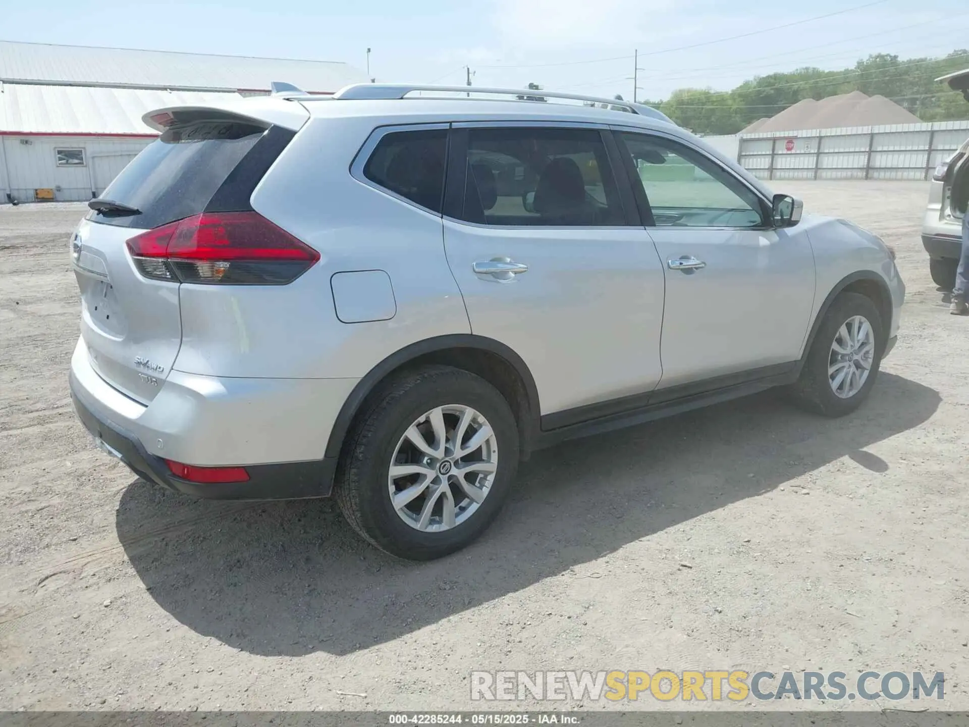 4 Photograph of a damaged car KNMAT2MV2LP523996 NISSAN ROGUE 2020