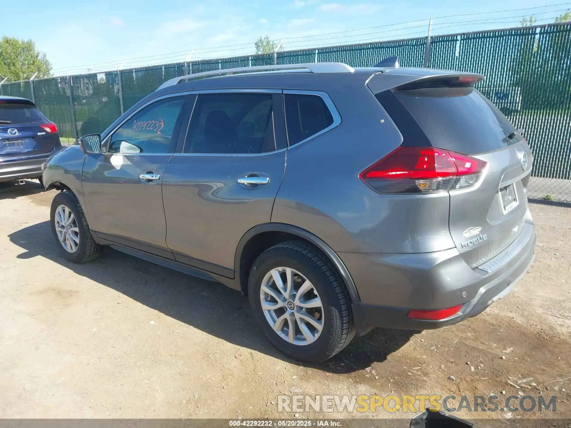 3 Фотография поврежденного автомобиля KNMAT2MV4LP538967 NISSAN ROGUE 2020