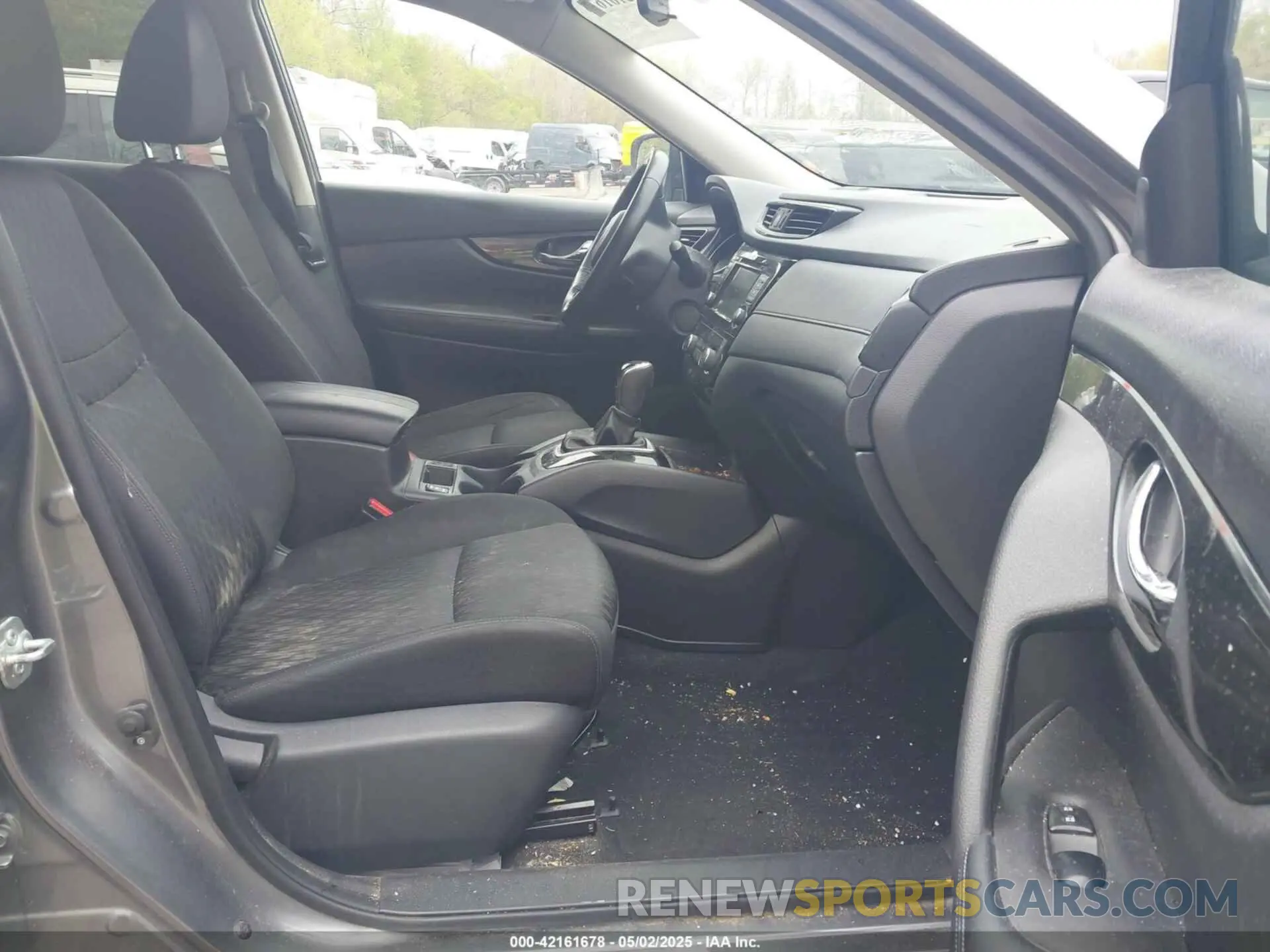 5 Photograph of a damaged car KNMAT2MV5LP505962 NISSAN ROGUE 2020