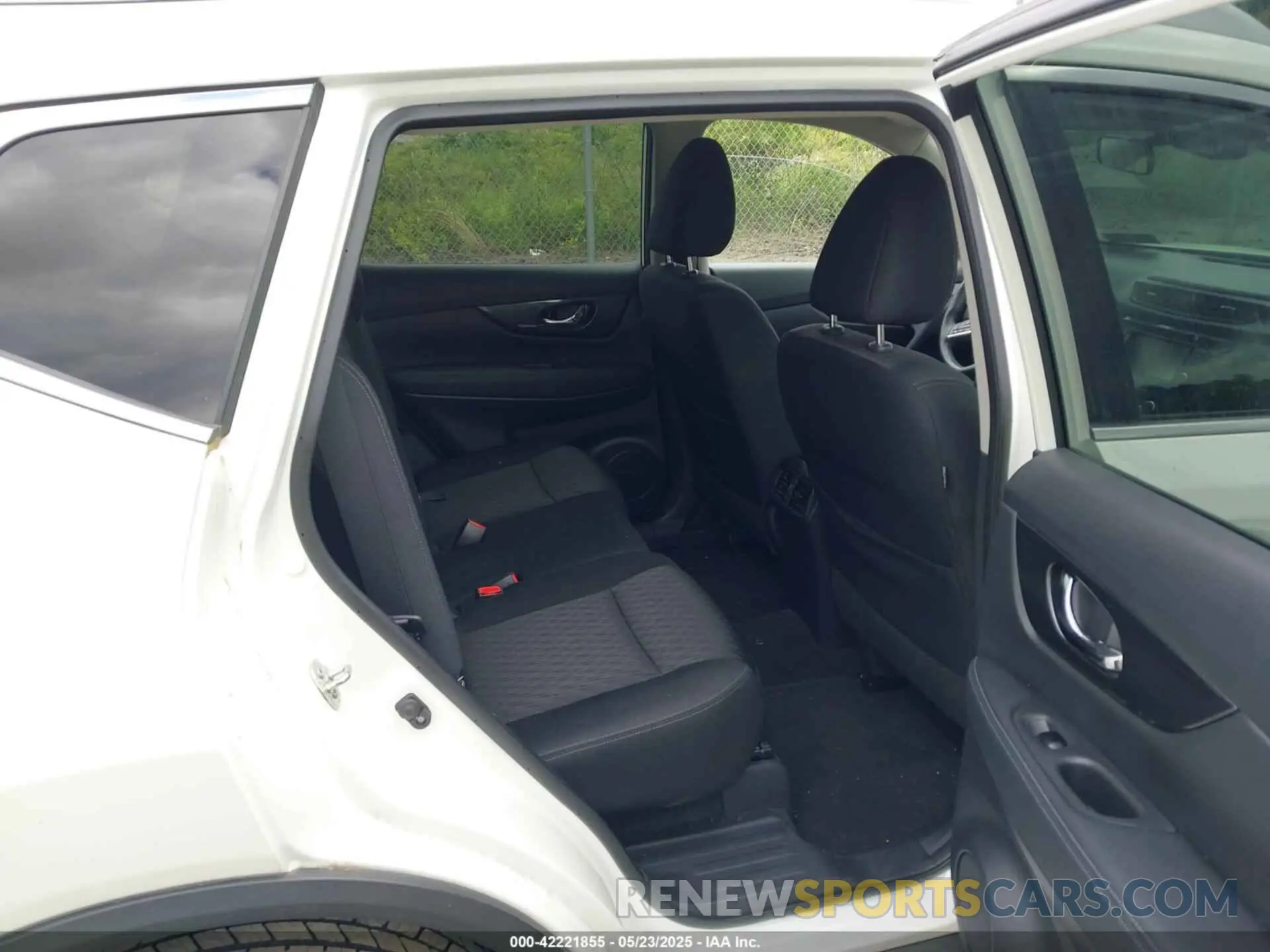 8 Photograph of a damaged car KNMAT2MV6LP532894 NISSAN ROGUE 2020