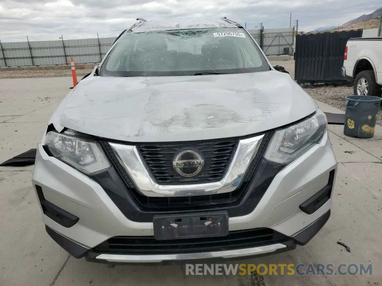 5 Photograph of a damaged car KNMAT2MVXLP511675 NISSAN ROGUE 2020
