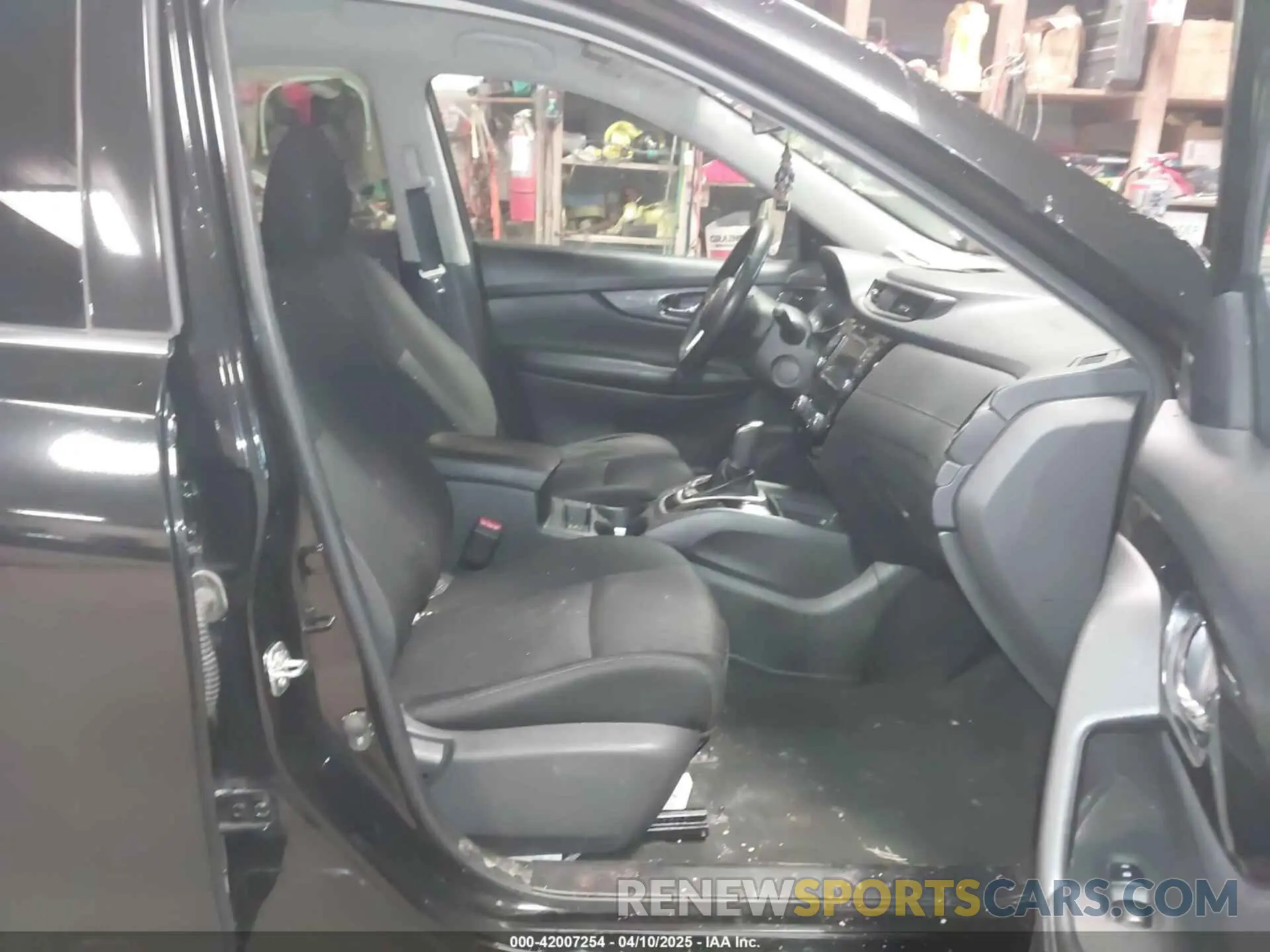 5 Photograph of a damaged car KNMAT2MVXLP532476 NISSAN ROGUE 2020
