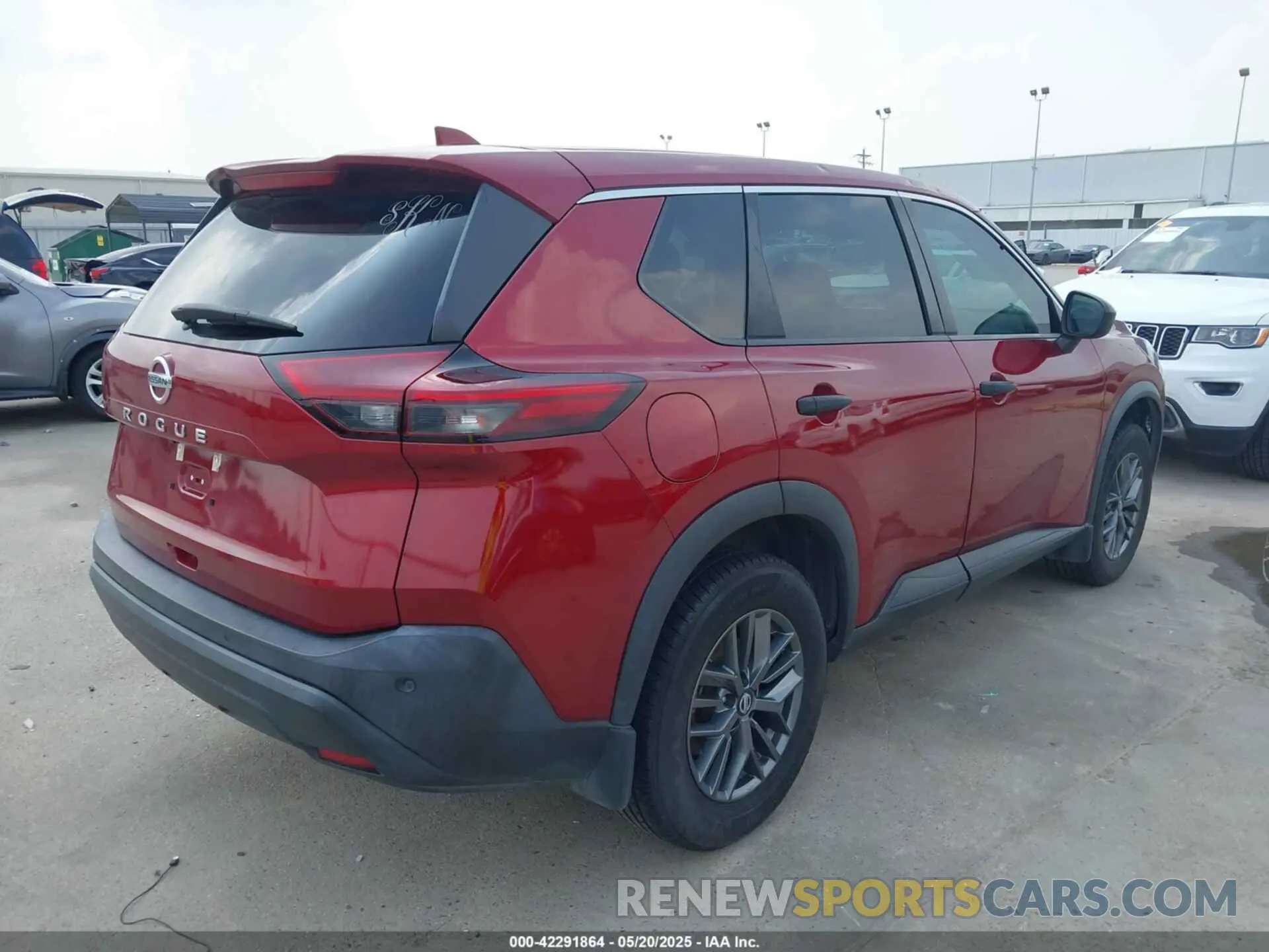 4 Photograph of a damaged car 5N1AT3AA2MC805714 NISSAN ROGUE 2021