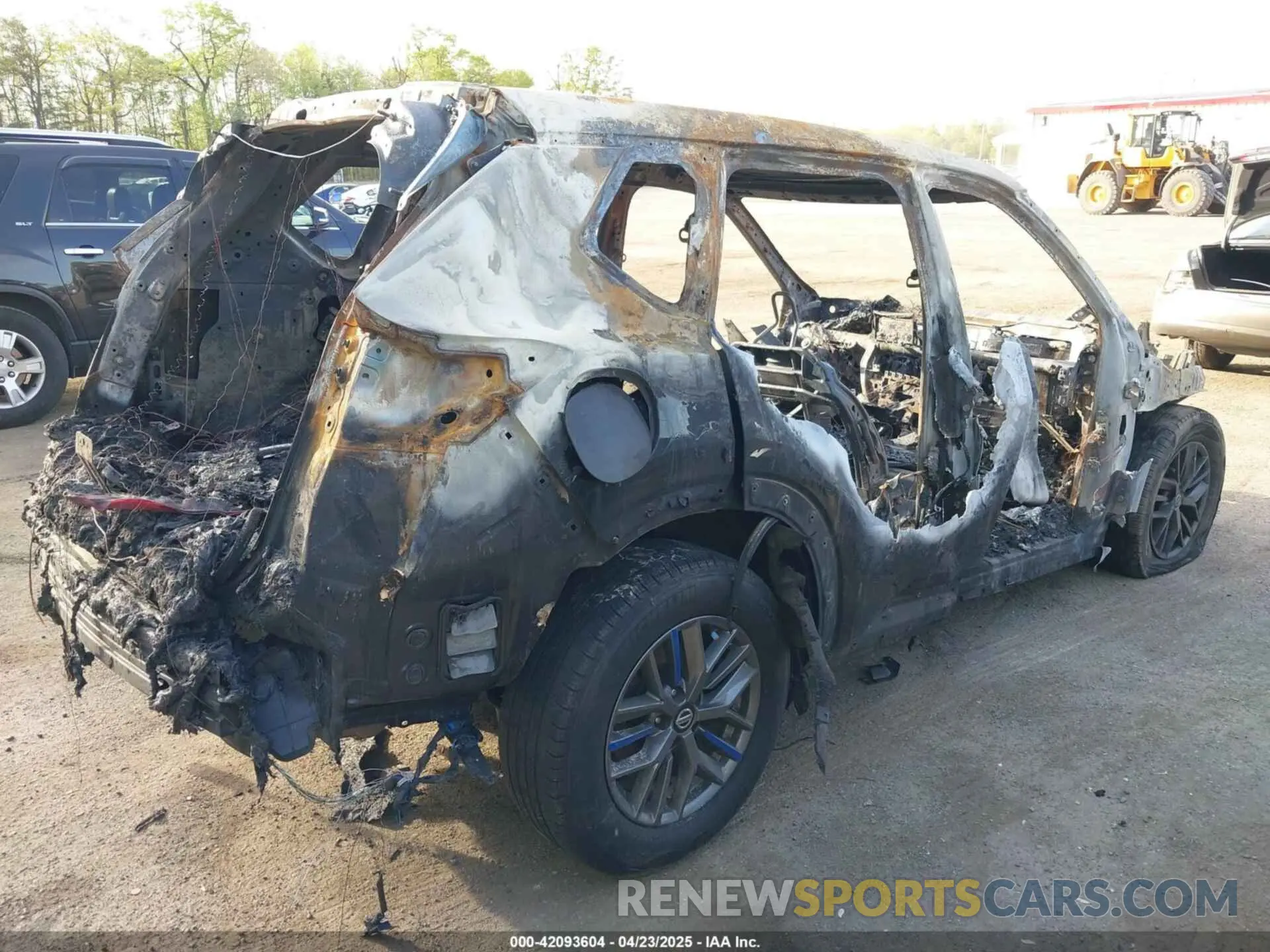 4 Photograph of a damaged car 5N1AT3AA5MC815377 NISSAN ROGUE 2021