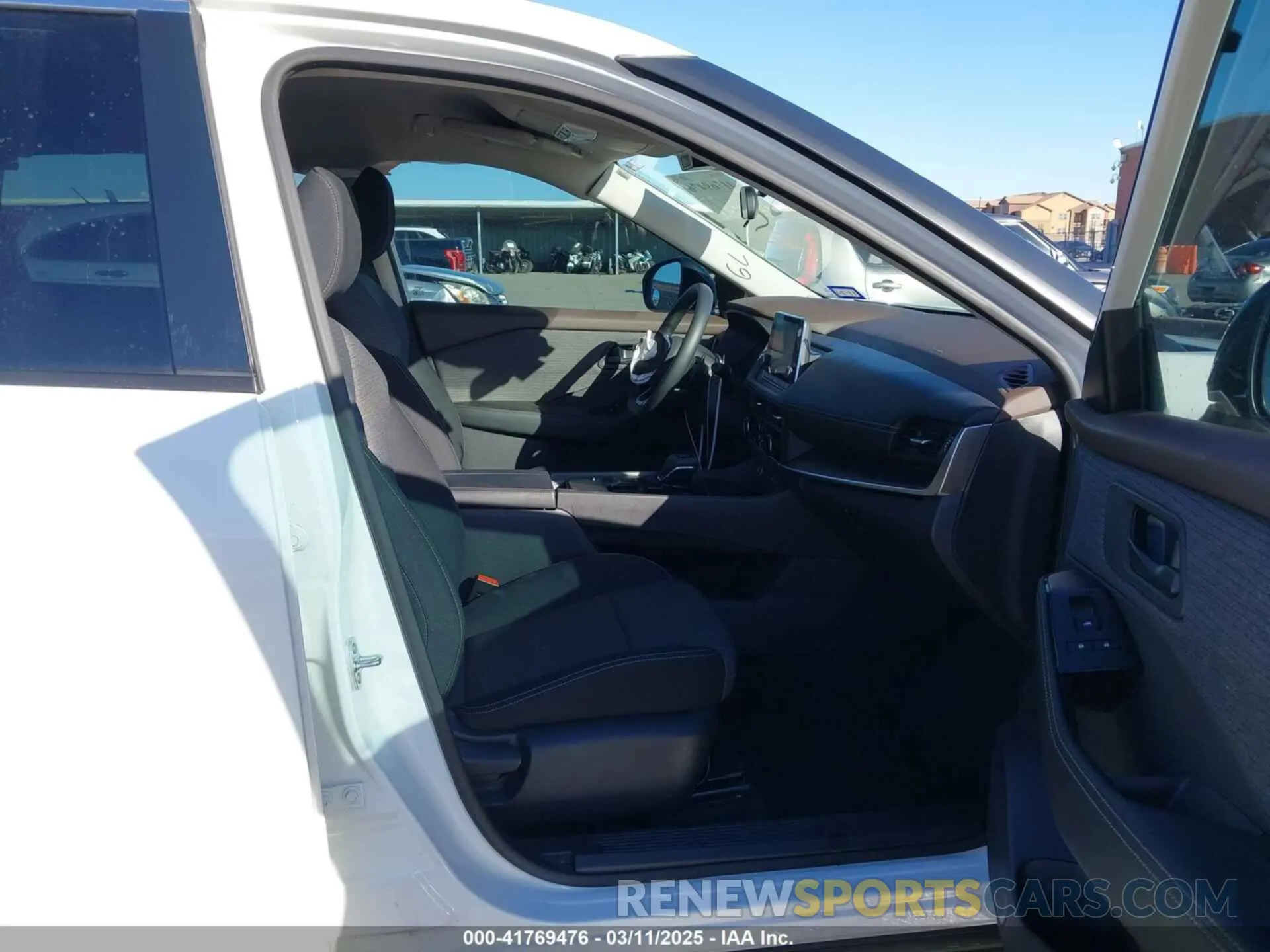 5 Photograph of a damaged car 5N1AT3AA5MC828775 NISSAN ROGUE 2021
