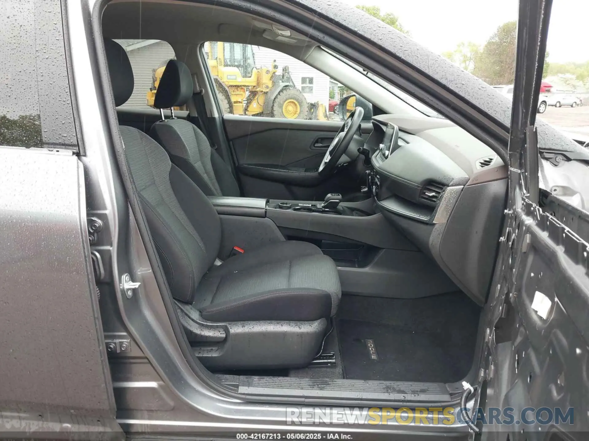 5 Photograph of a damaged car 5N1AT3AB6MC714115 NISSAN ROGUE 2021