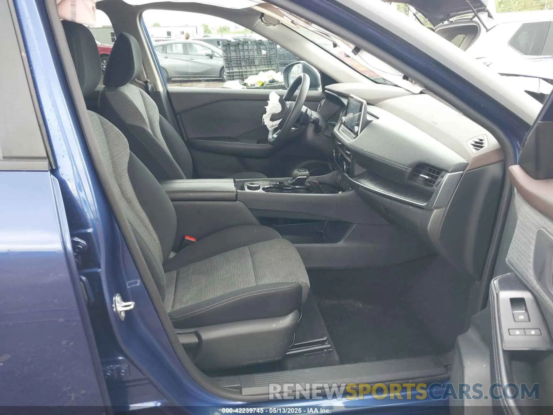 5 Photograph of a damaged car 5N1AT3AB9MC750235 NISSAN ROGUE 2021