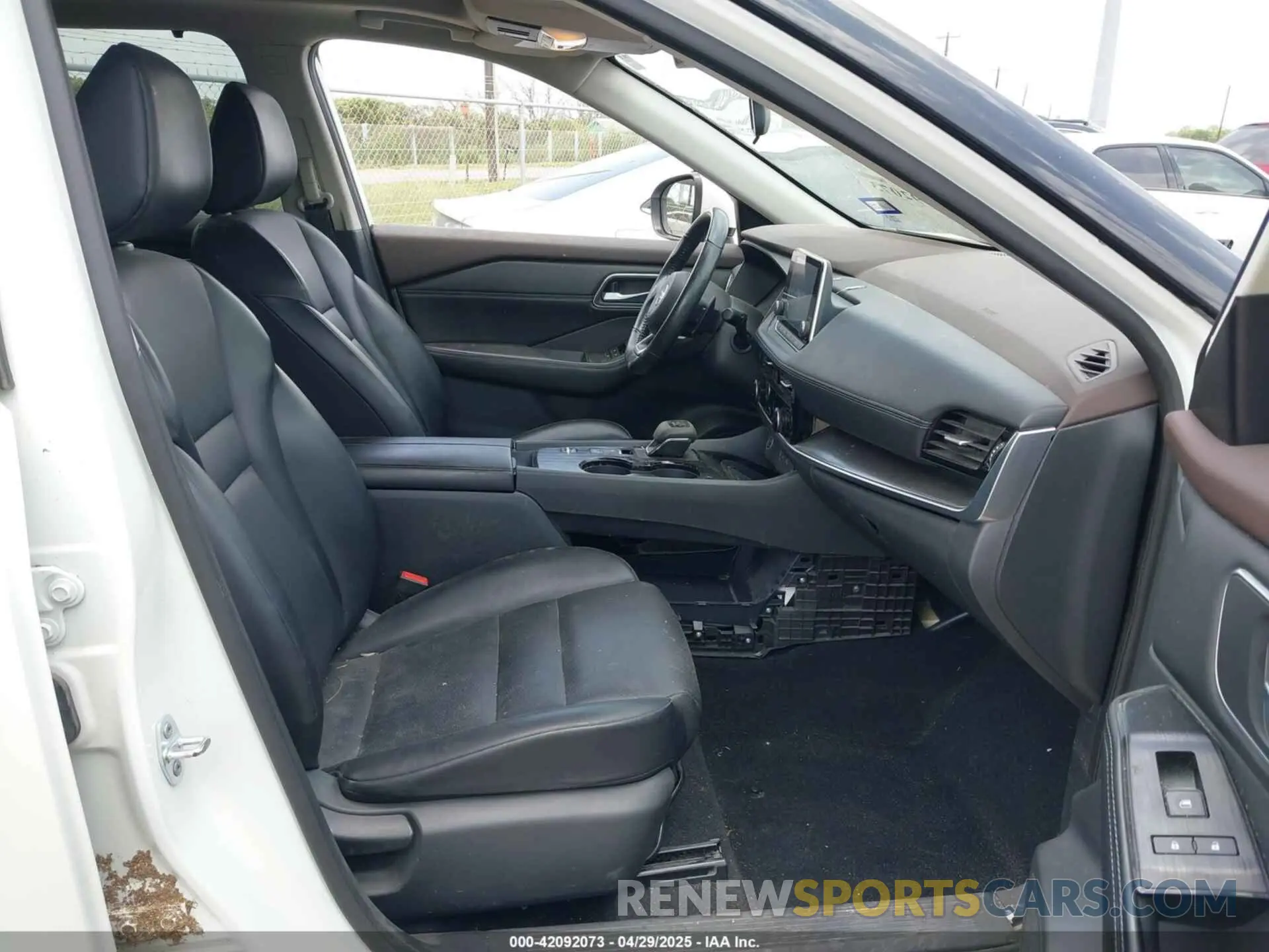 5 Photograph of a damaged car 5N1AT3BA0MC784392 NISSAN ROGUE 2021