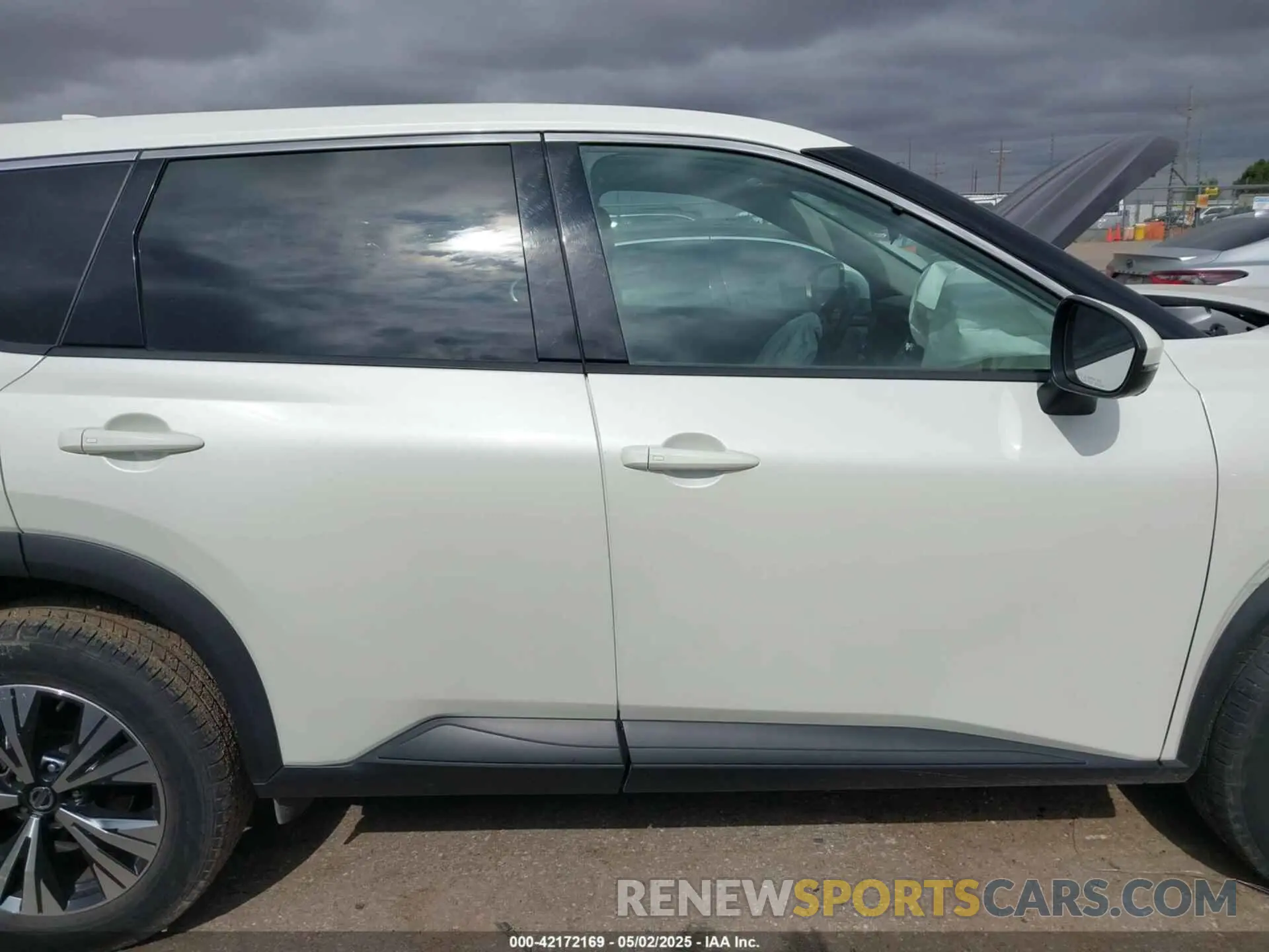 13 Photograph of a damaged car 5N1AT3BA1MC724220 NISSAN ROGUE 2021