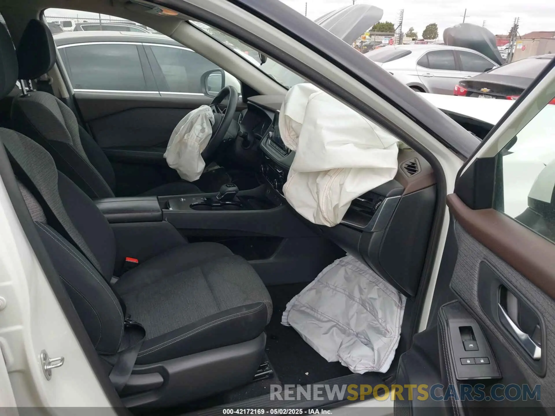 5 Photograph of a damaged car 5N1AT3BA1MC724220 NISSAN ROGUE 2021