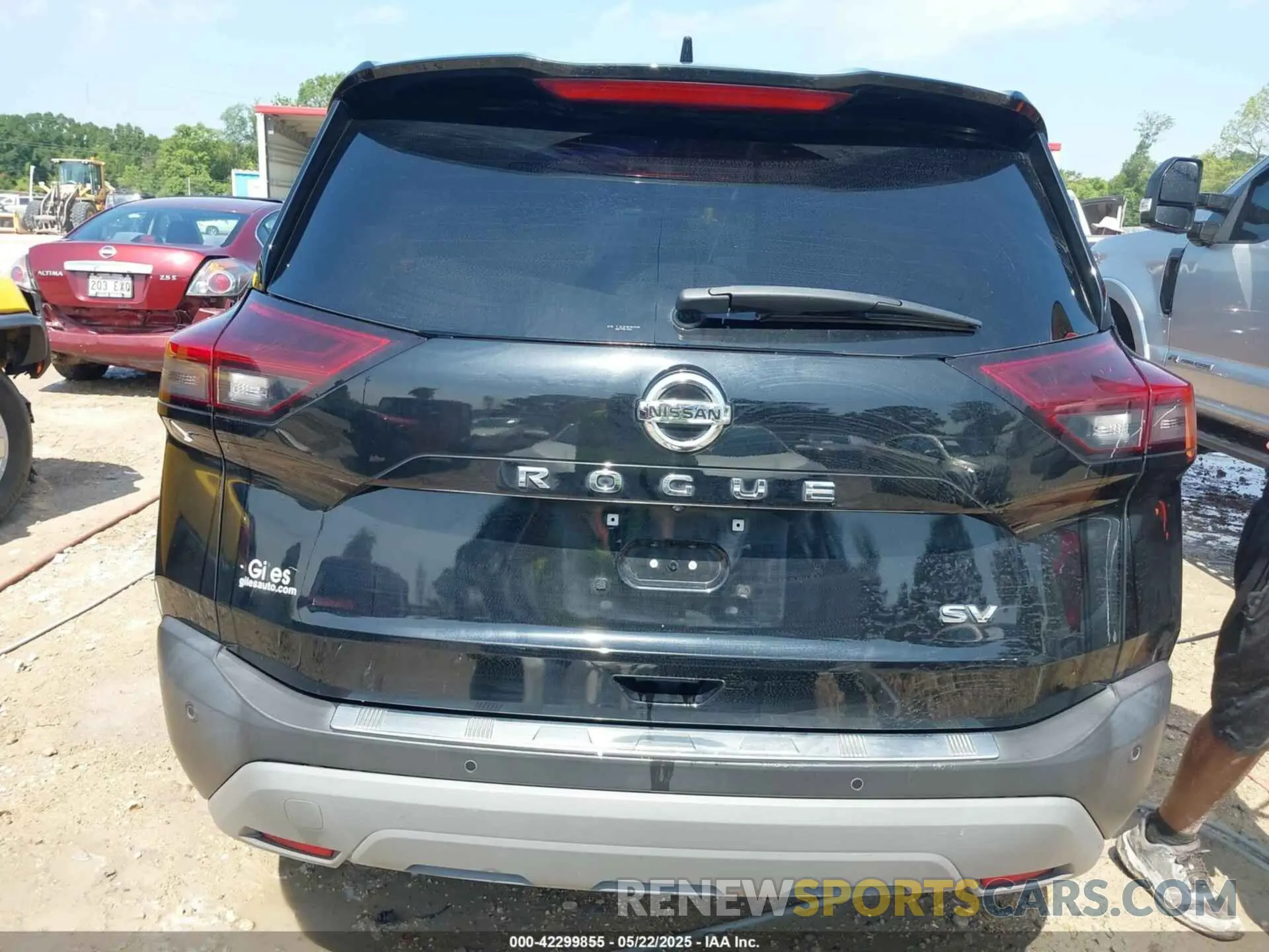 17 Photograph of a damaged car 5N1AT3BA1MC816590 NISSAN ROGUE 2021