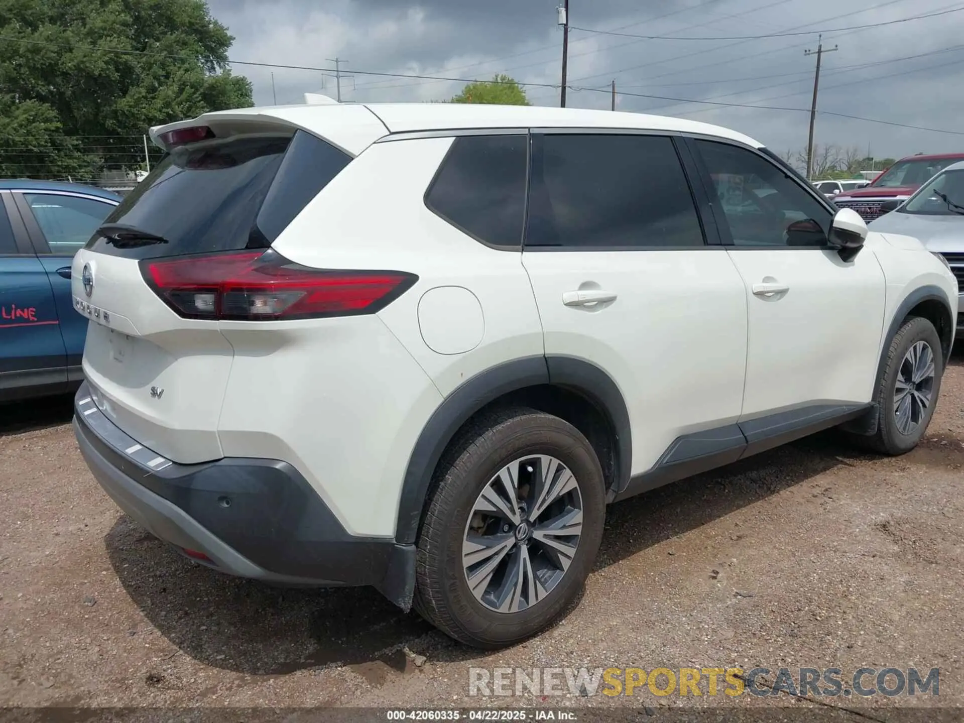 4 Photograph of a damaged car 5N1AT3BA2MC677912 NISSAN ROGUE 2021