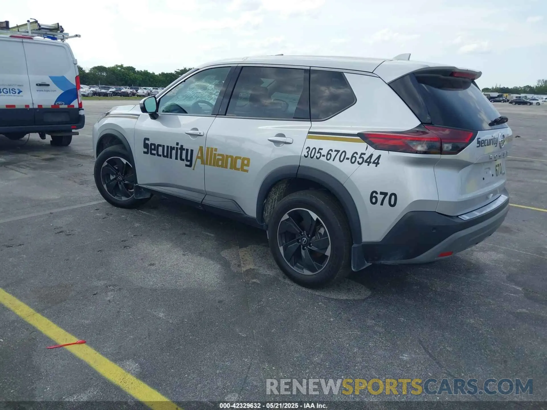 3 Photograph of a damaged car 5N1AT3BA2MC818462 NISSAN ROGUE 2021