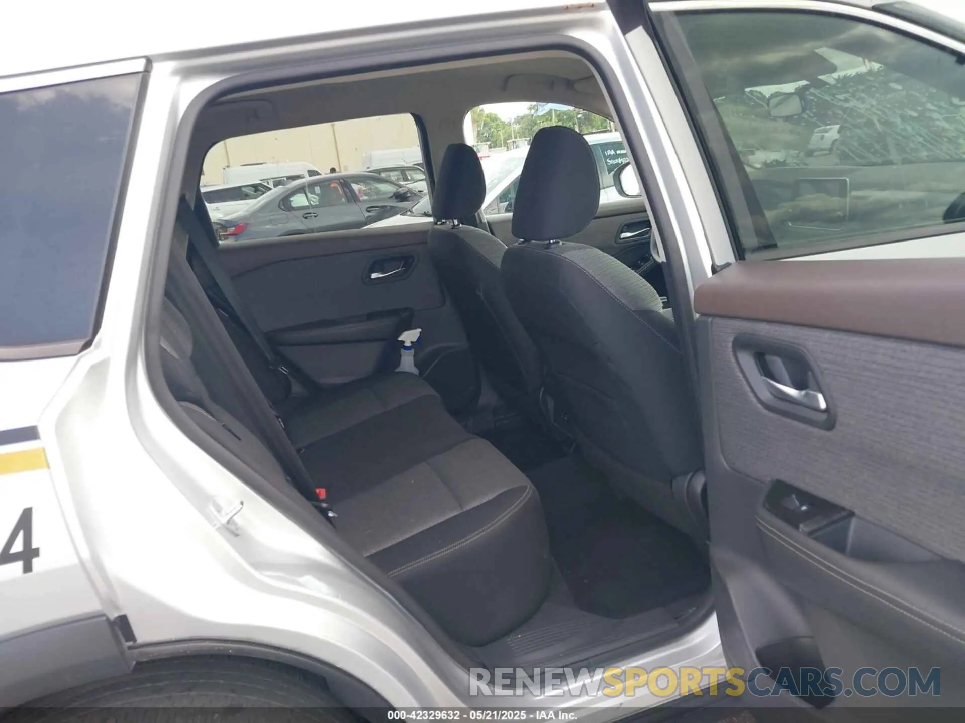 8 Photograph of a damaged car 5N1AT3BA2MC818462 NISSAN ROGUE 2021