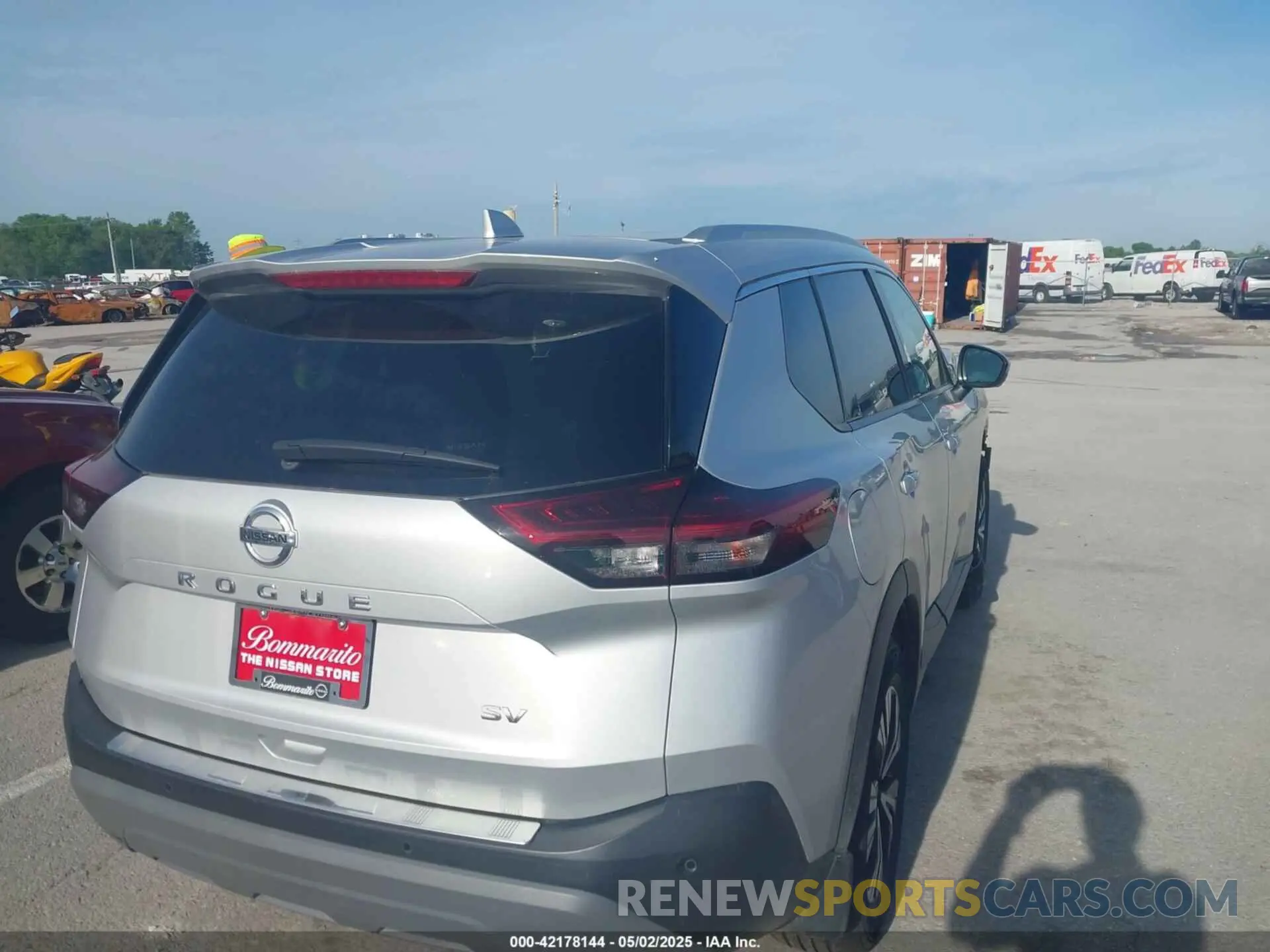 4 Photograph of a damaged car 5N1AT3BA3MC850448 NISSAN ROGUE 2021
