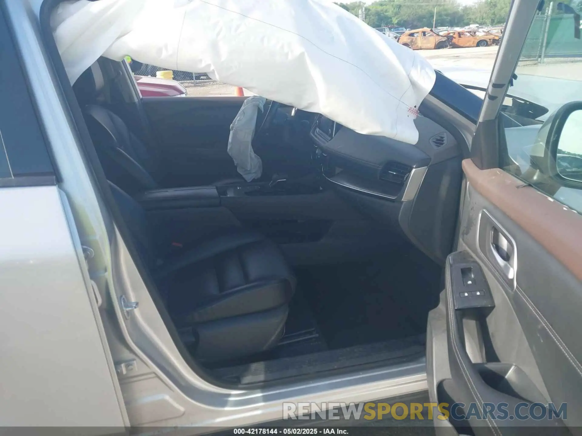 5 Photograph of a damaged car 5N1AT3BA3MC850448 NISSAN ROGUE 2021