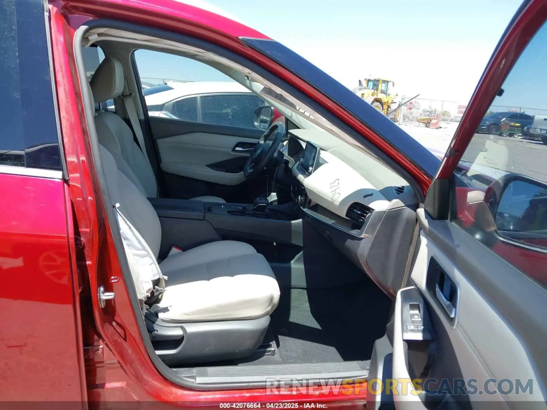 5 Photograph of a damaged car 5N1AT3BA4MC679774 NISSAN ROGUE 2021