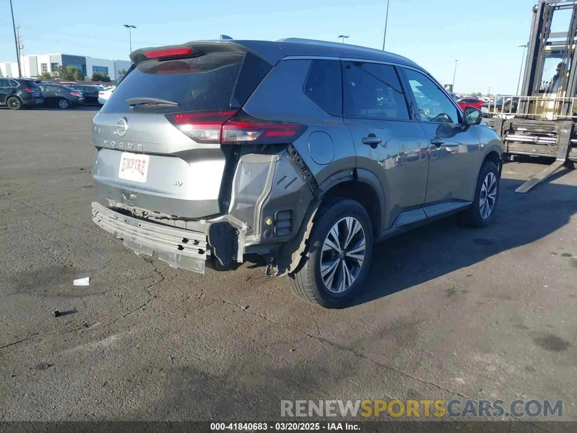 4 Photograph of a damaged car 5N1AT3BA5MC766020 NISSAN ROGUE 2021