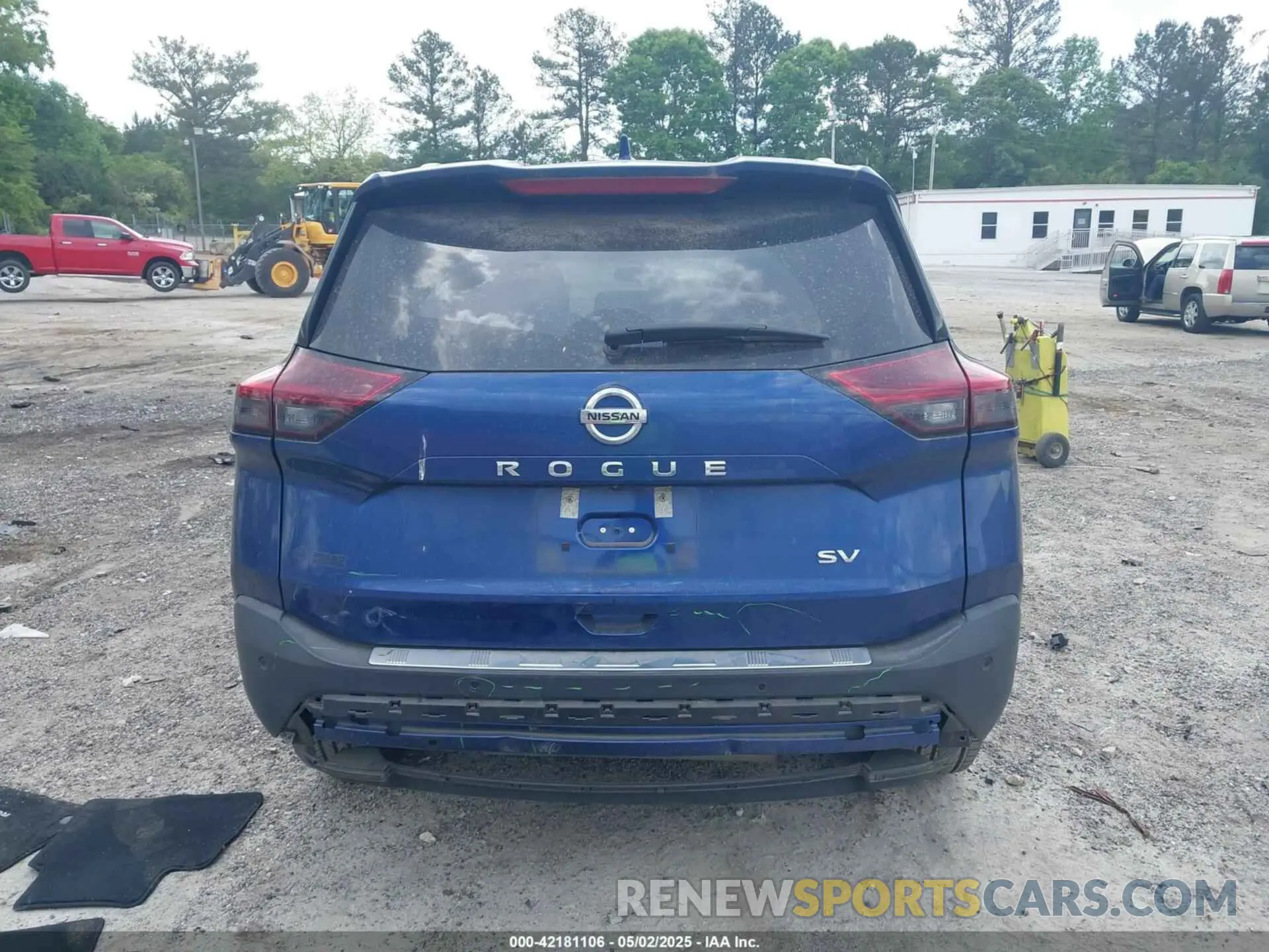 17 Photograph of a damaged car 5N1AT3BA6MC810252 NISSAN ROGUE 2021