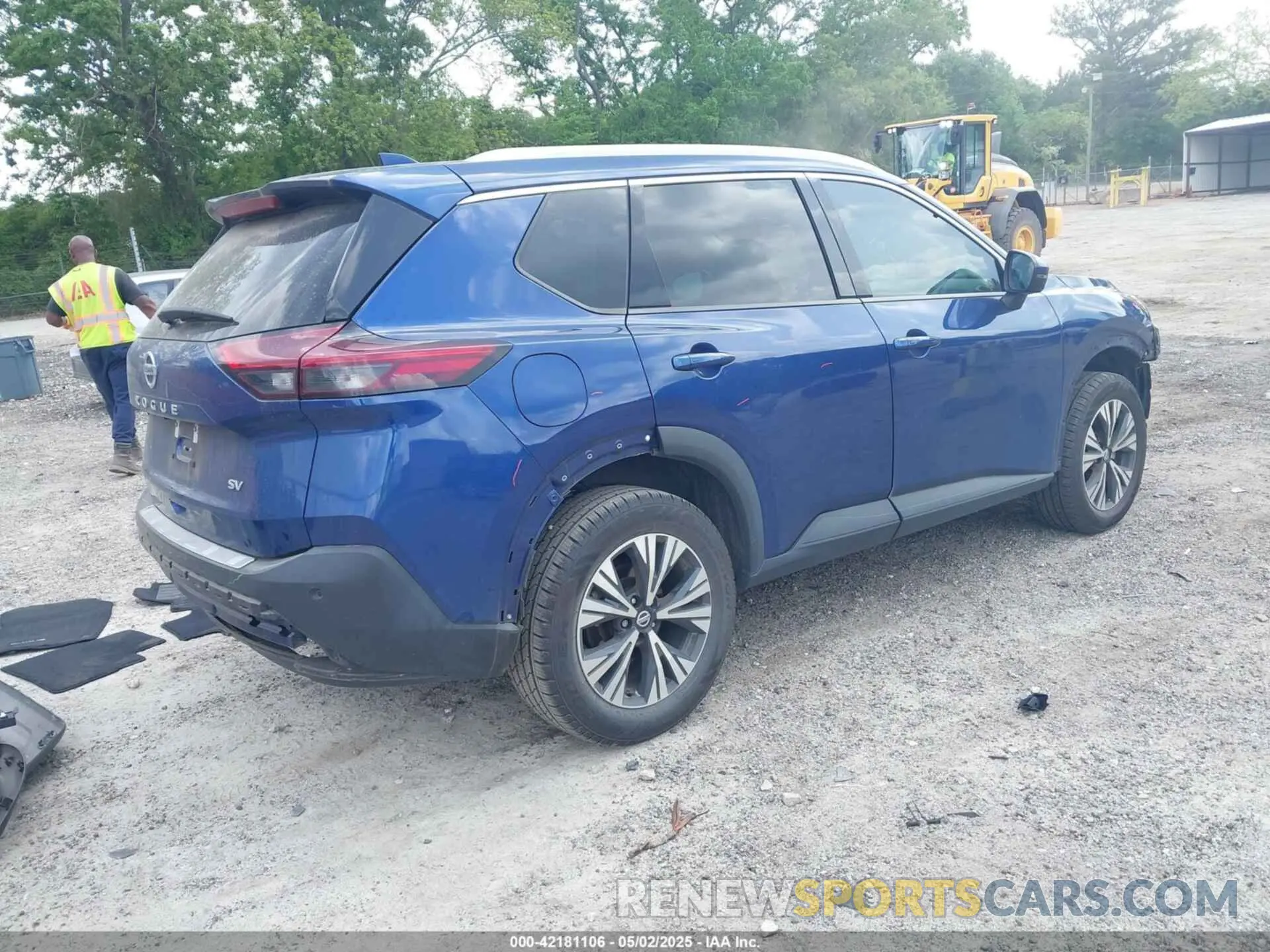 4 Photograph of a damaged car 5N1AT3BA6MC810252 NISSAN ROGUE 2021