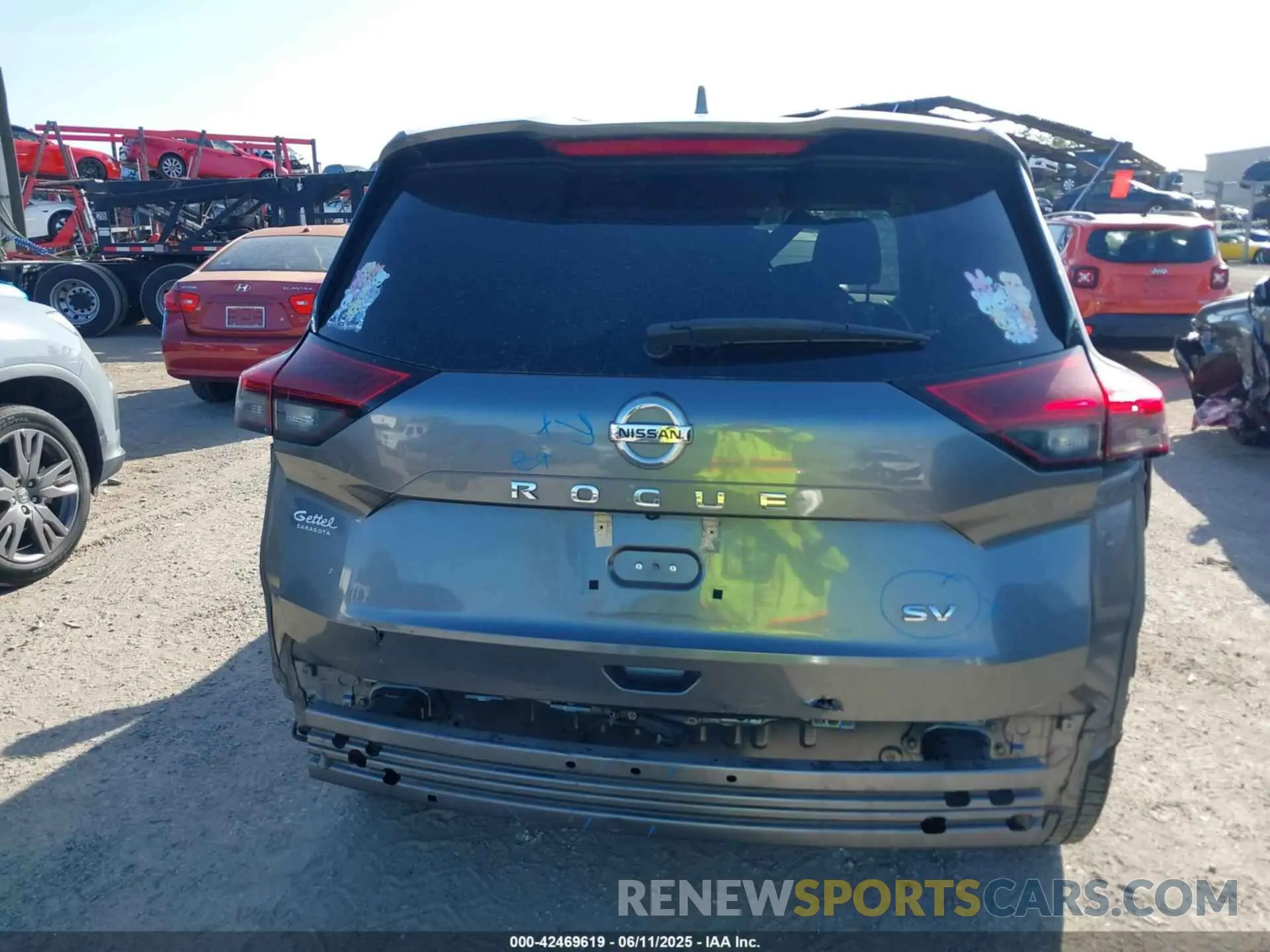 17 Photograph of a damaged car 5N1AT3BA8MC706460 NISSAN ROGUE 2021